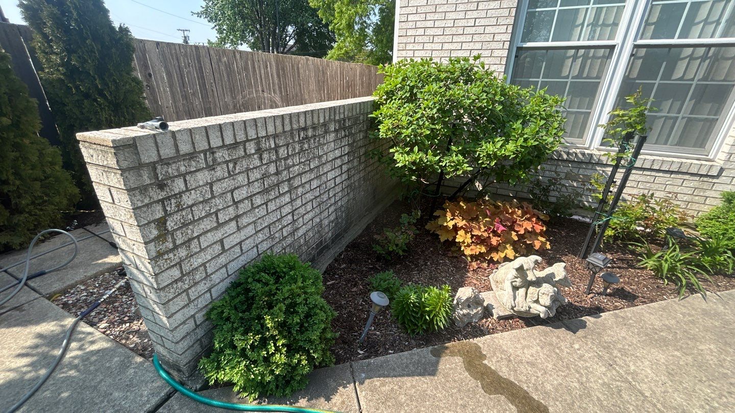 Lincolnwood, IL house washing, and patios by Northern Power Washing LLC.