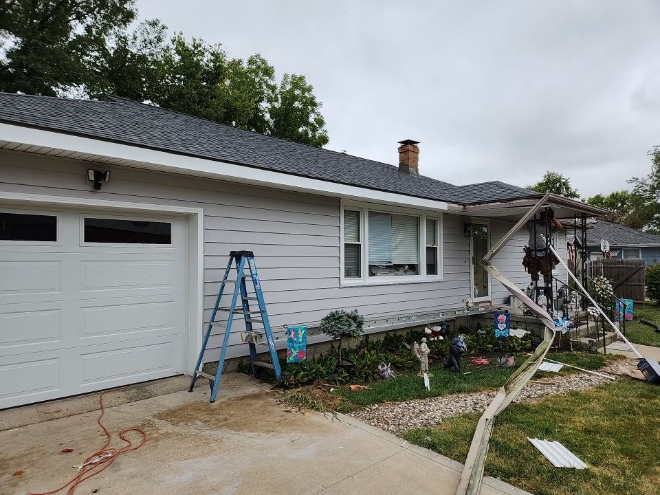 Siding Installation using Driftwood Craneboard D7 by EEC Windows, Siding & Roofing