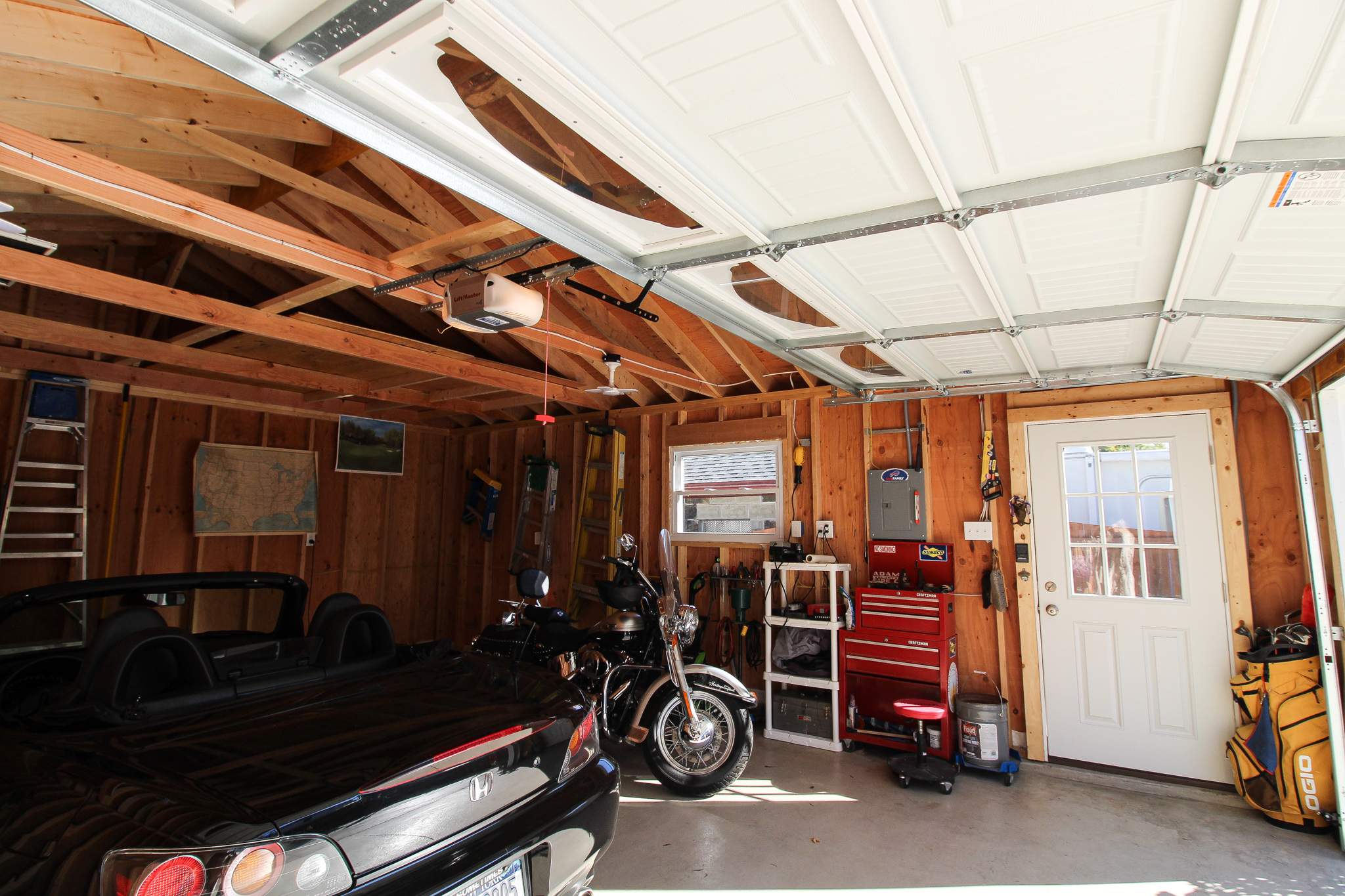 Garage by Ivy Lea Construction