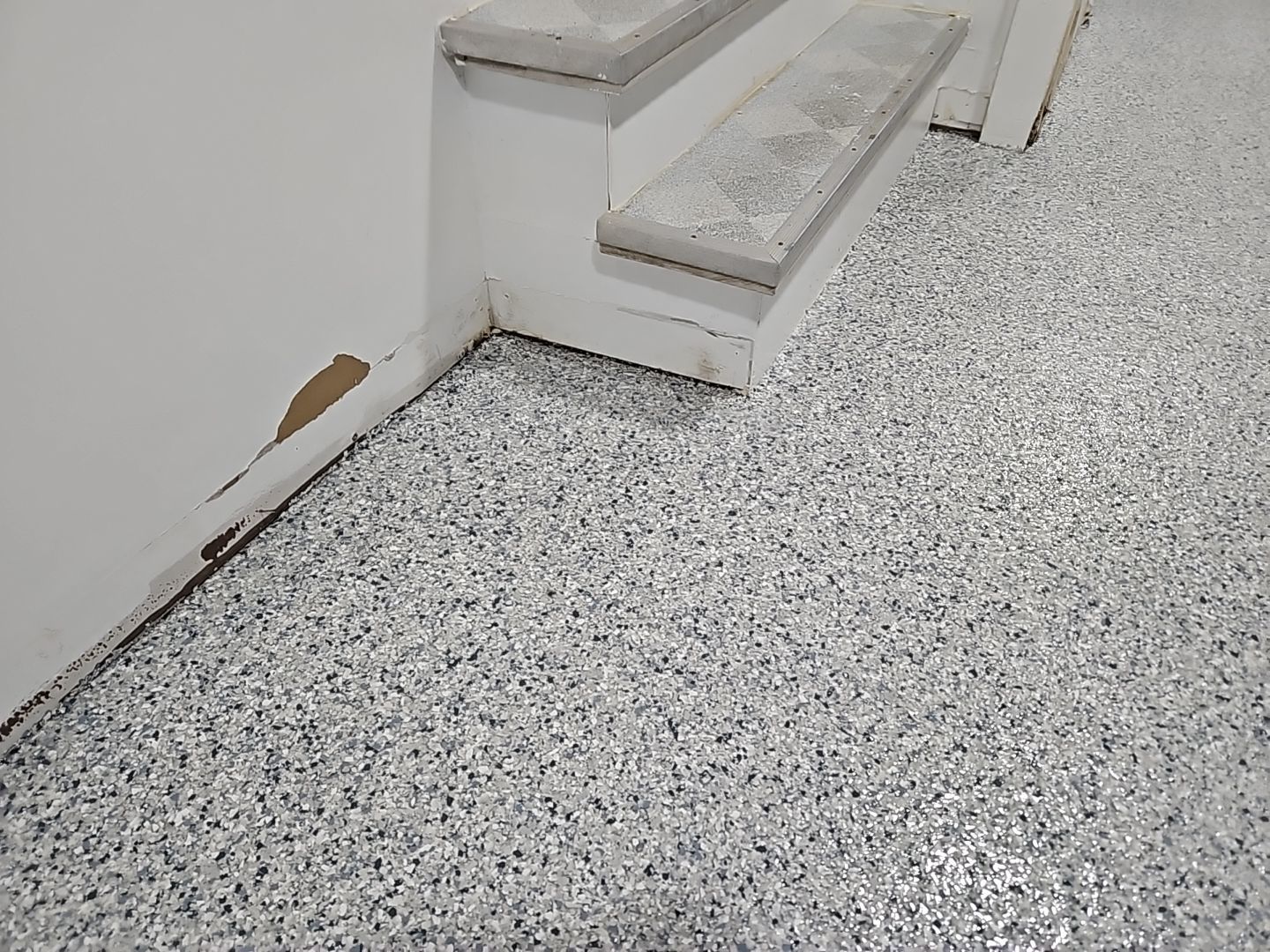 Garage in Nashua, NH 03060 by Symphony Concrete Coatings