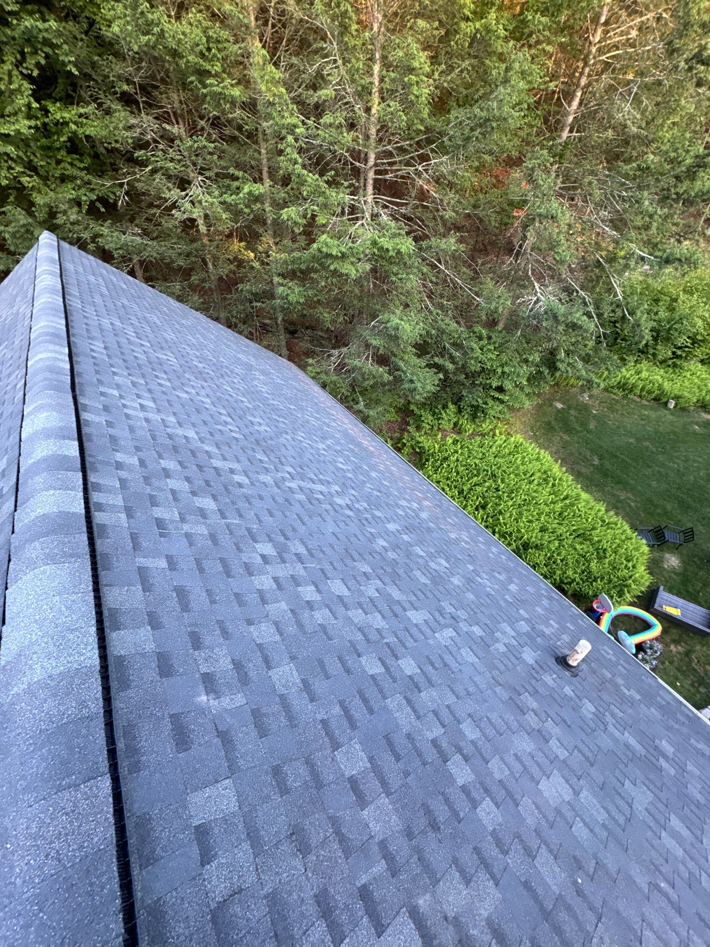 Beautiful new roof in Southbury, CT by DiGiorgi! by DiGiorgi Roofing and Siding Inc