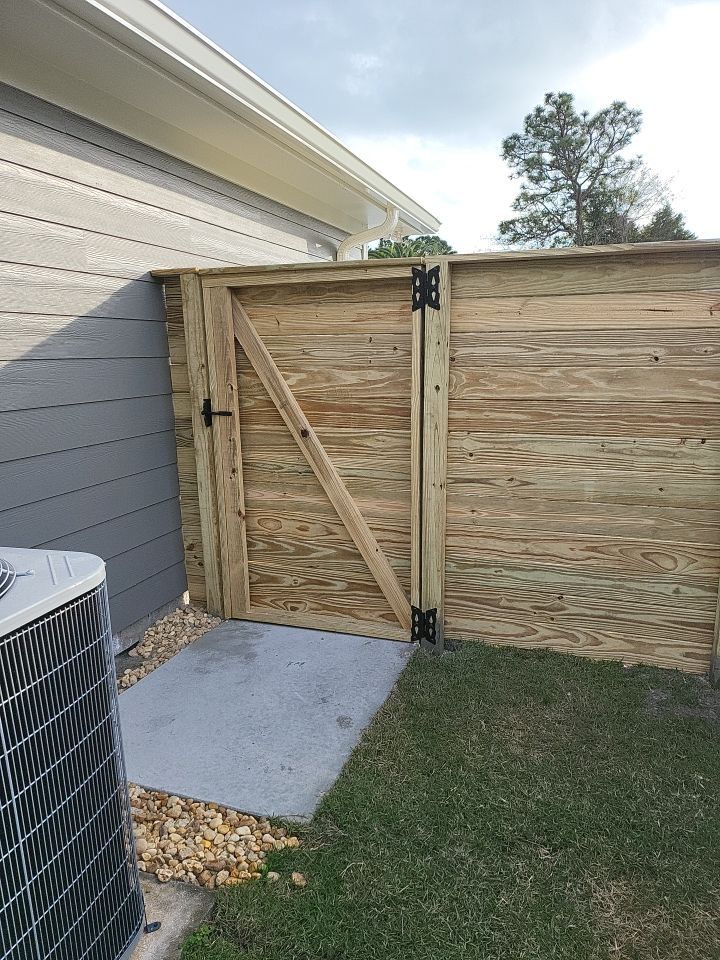 You can never go wrong with Horizontal by Hip Square Fence Inc.
