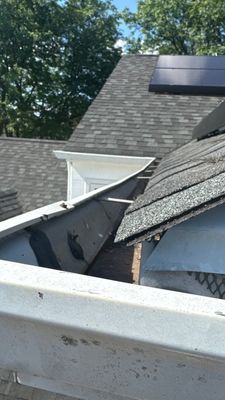 Turtle Shell gutter protection installation in Bartlett, IL 60103, photograph 5