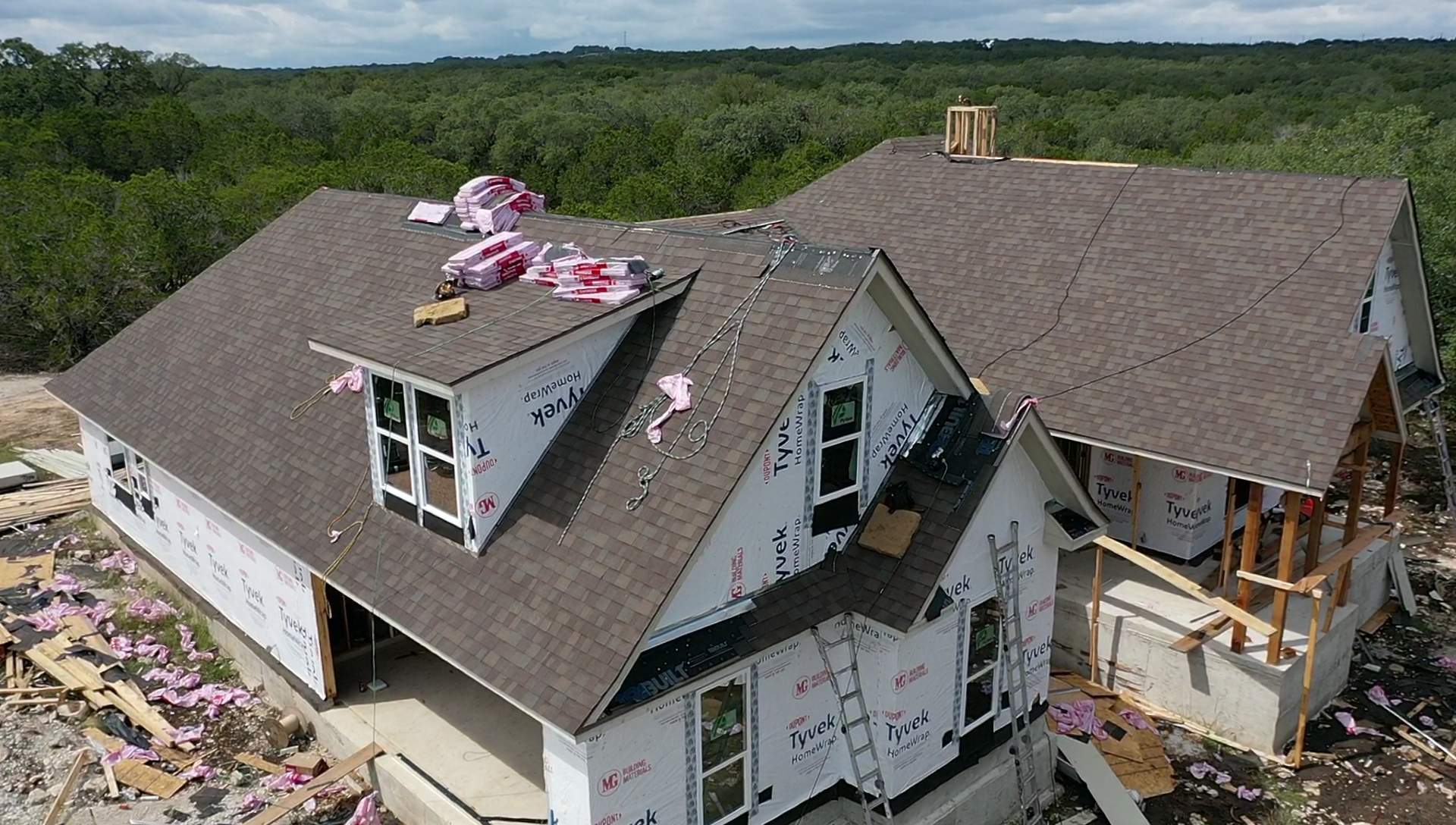 New Home Construction using Owens Corning 30 year Architectural Shingles by Premier Roofing and Contracting