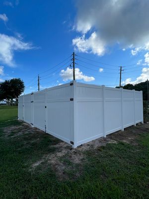 Palmetto, FL 6+2 White Vinyl Privacy Fence