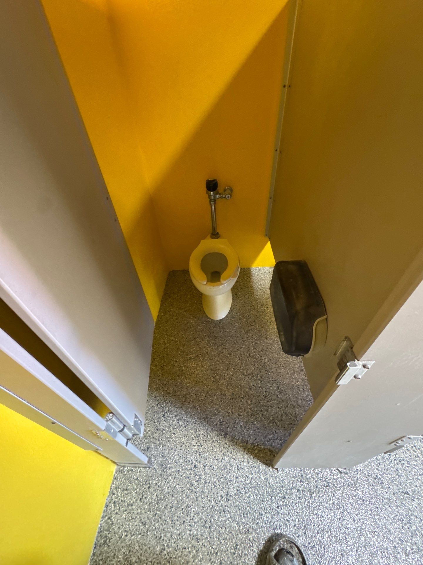 Commercial Restroom Refresh: Seamless 'Tidal Wave' Flake for a Repeat Client by Performance Floors & Coating