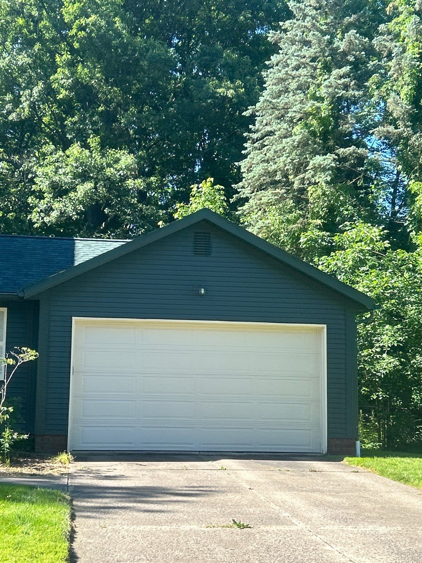 Asphalt Roofing Installation & 5" Gutters by Pally Roofing
