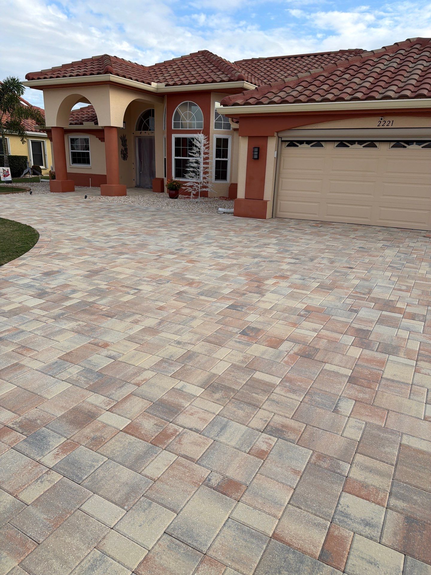 Professional Paver Sealing for this beautiful Driveway in Sun City Center by Supreme Paver Experts