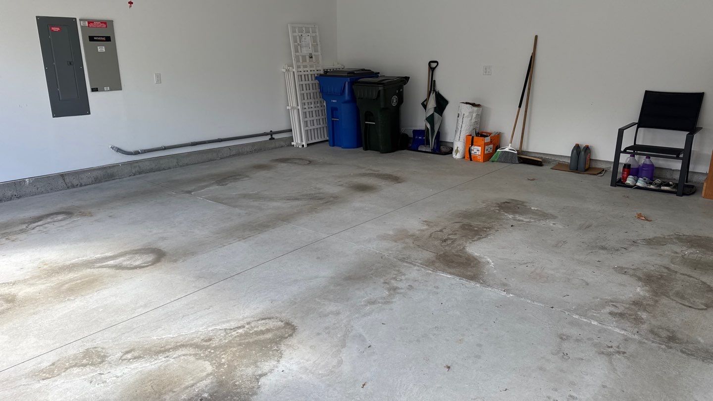 Garage in Londonderry, NH 03053 by Symphony Concrete Coatings