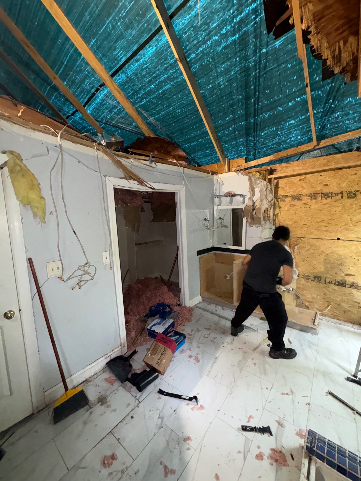 Storm Damage Mitigation and Structural Drying After Tree Impact in Raleigh by One Team Restoration