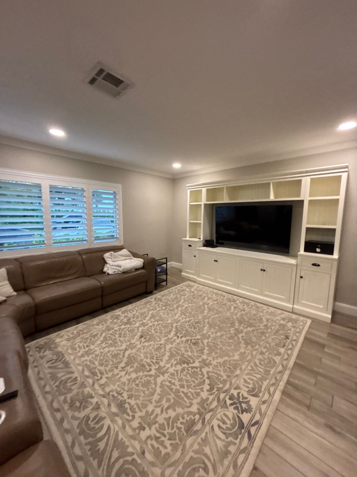 48x48 Flooring - East Boca Raton by Hevi Tile