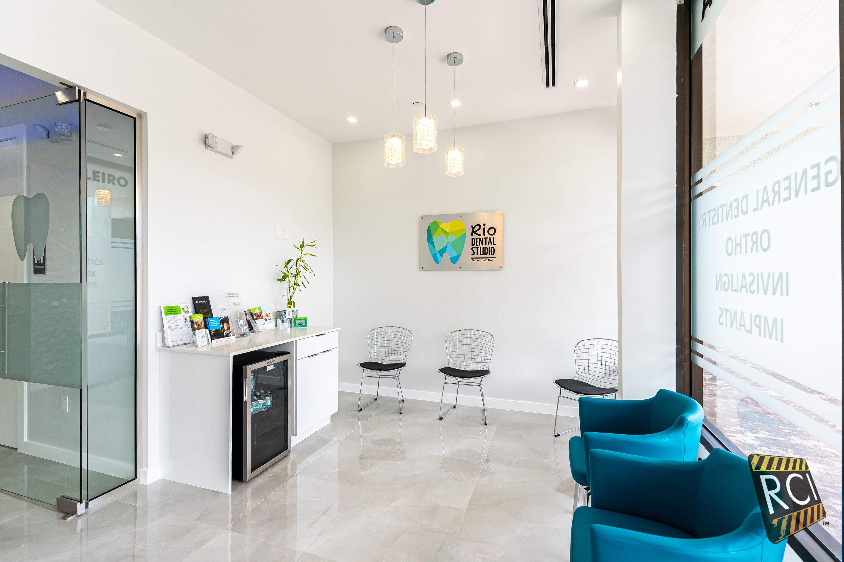 Rio Dental Studio by Ruiz Construction Inc