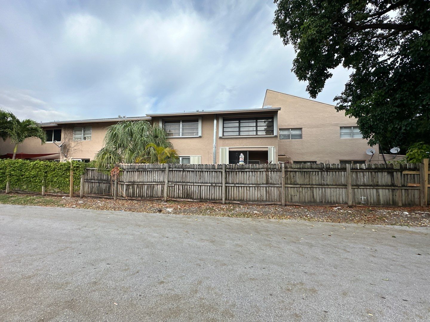 LAKE AND TENNIS VILLAS CONDO BLDG 8480 by Souffront Construction & Engineering