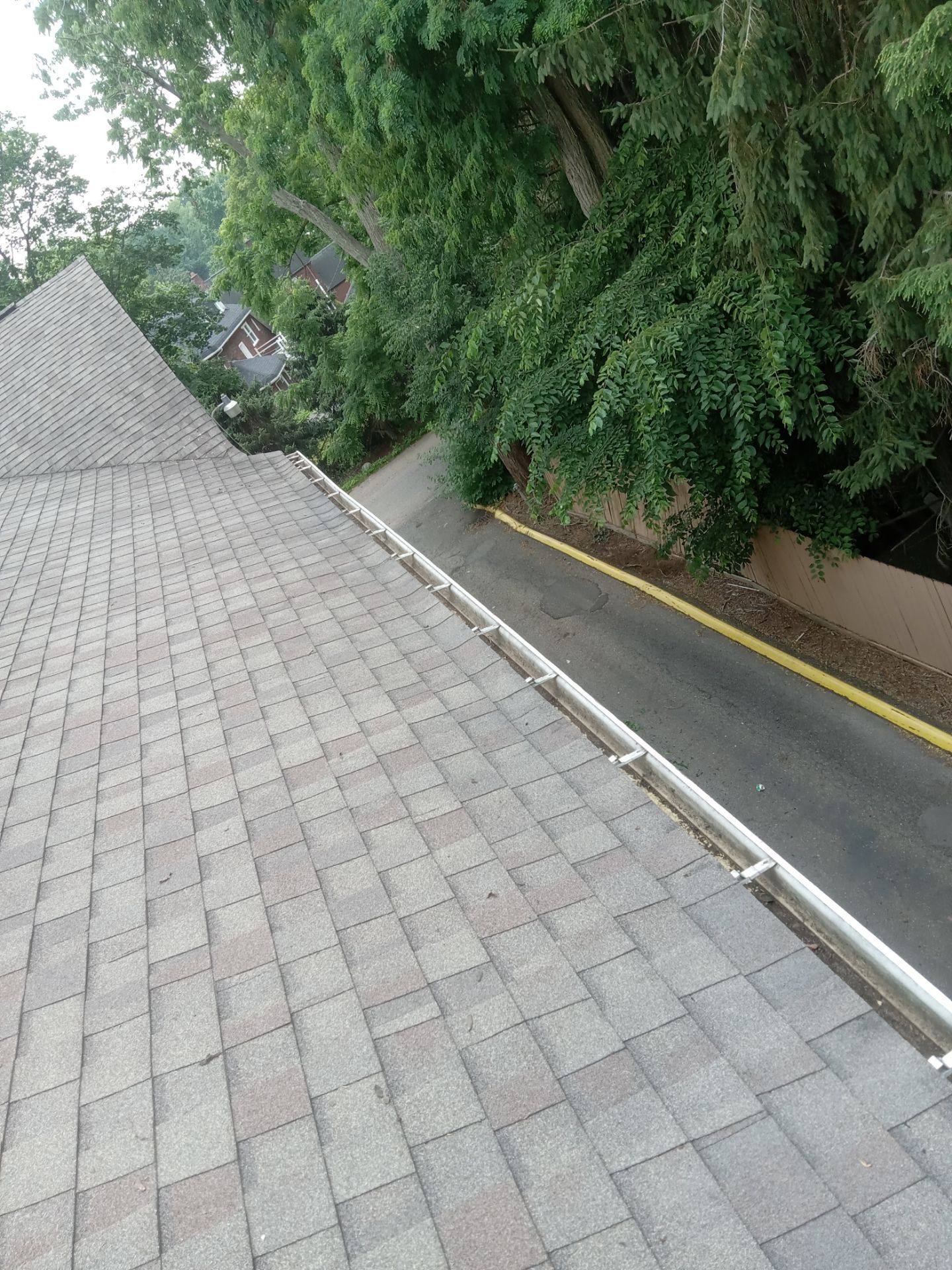 HOA gutter cleaning after photo.