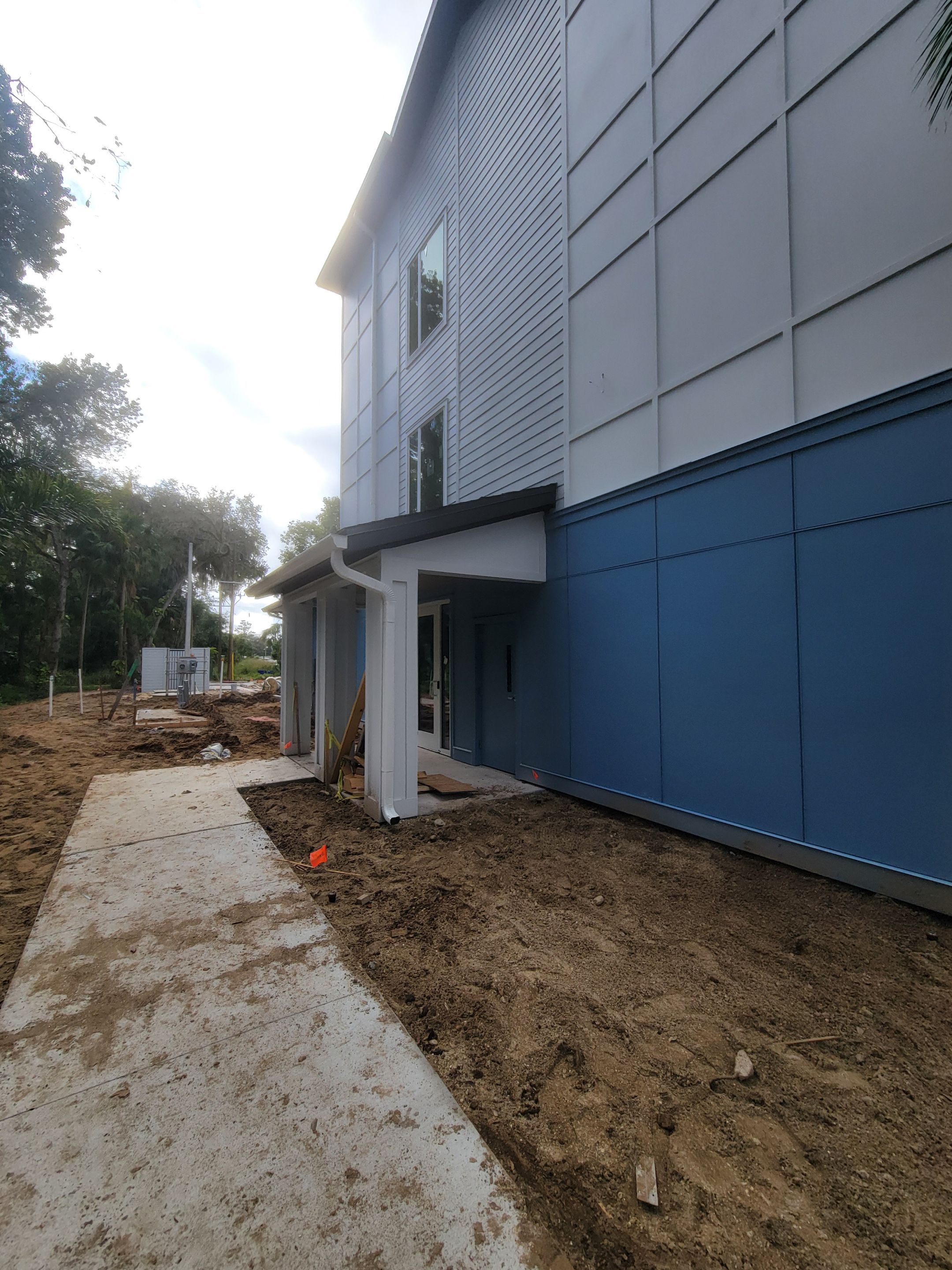 7-Inch Seamless Gutters for Large Roofs in Daytona Beach FL by Gutter Professors