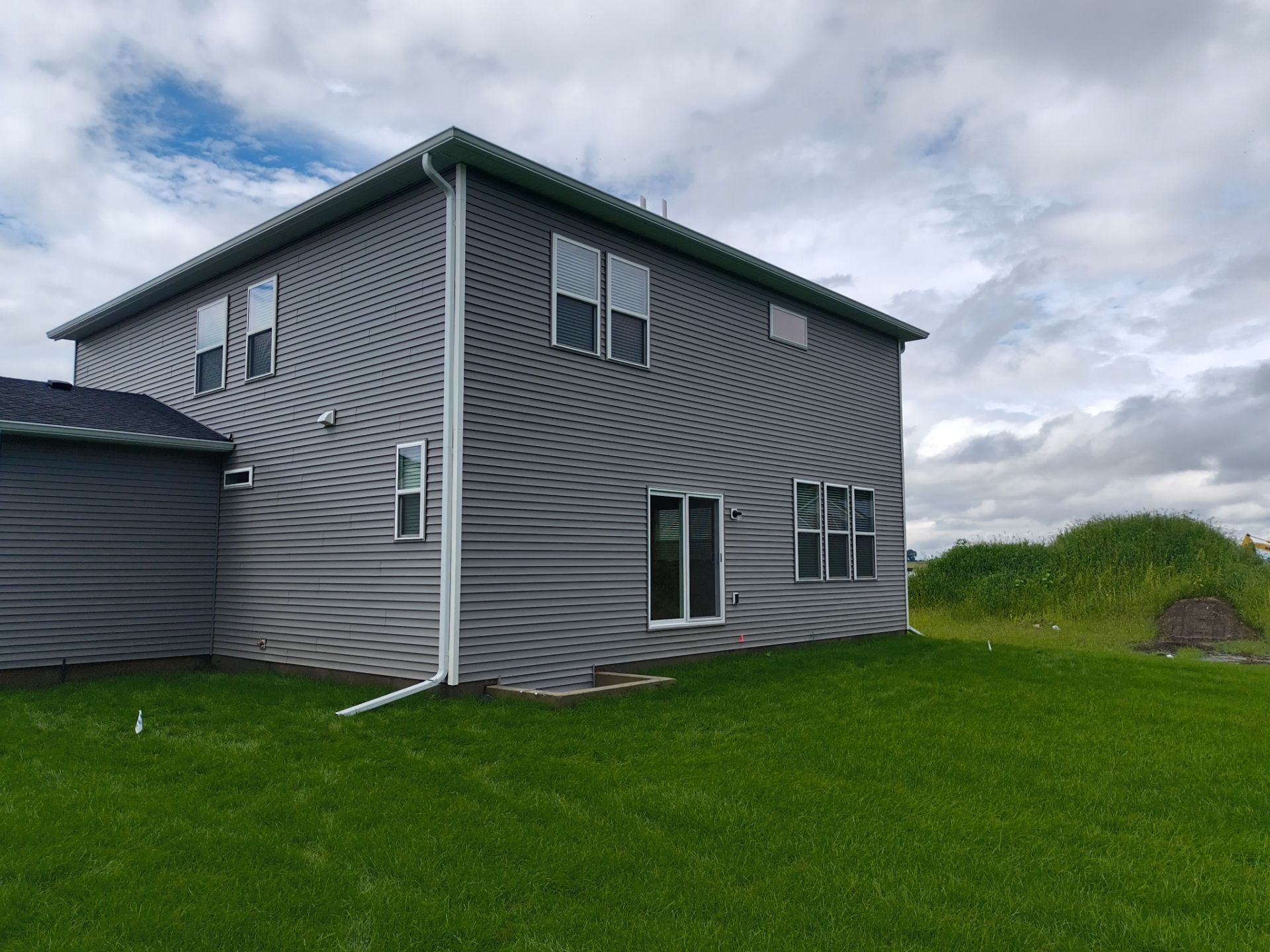 6-Inch Seamless Gutter Installation – Farmington, MN by Next Level Seamless Gutters / Exteriors Inc.