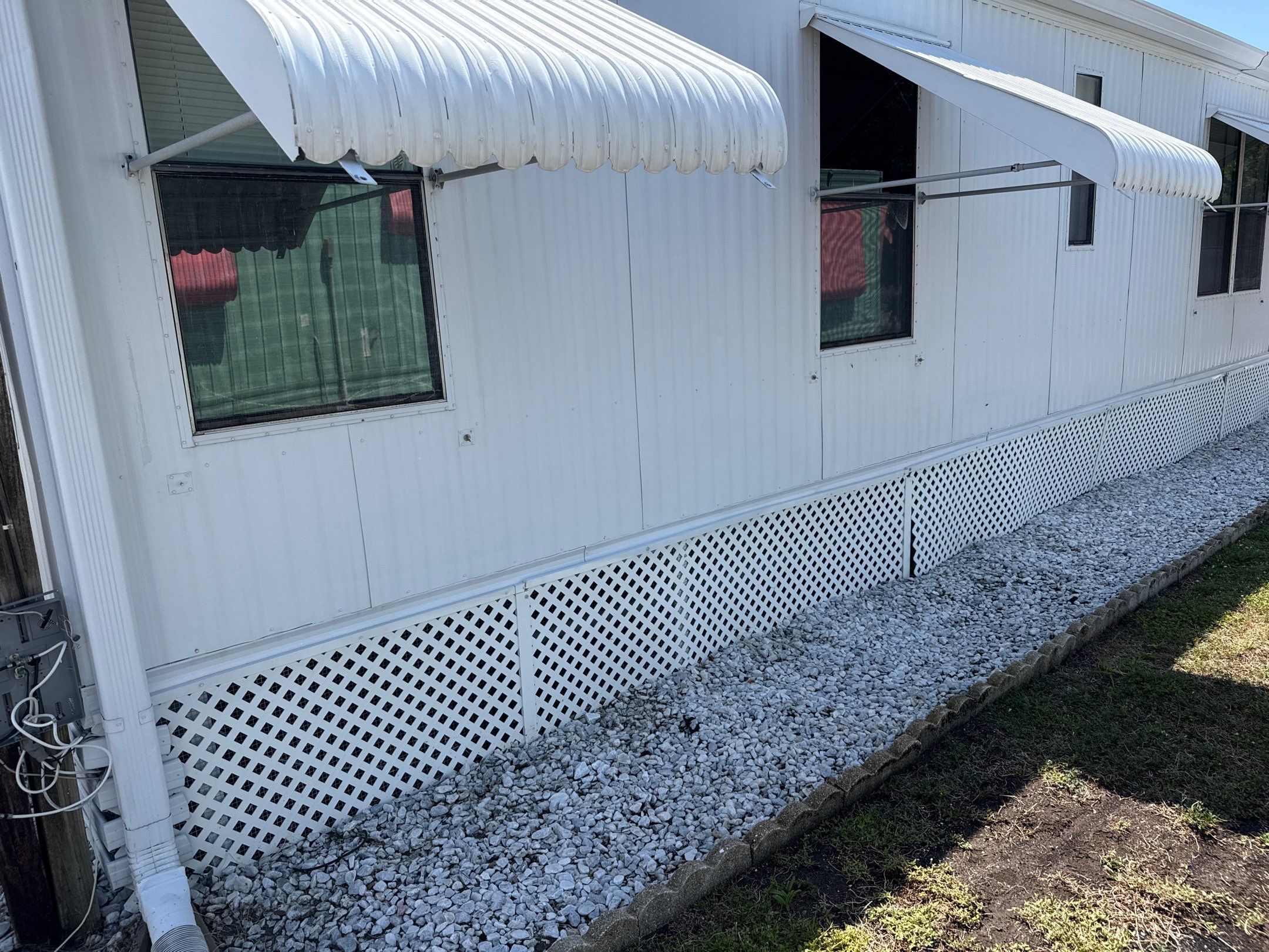 Mobile Home Soft Wash & TPO Roof Cleaning in Plaza Estates – Bradenton, FL by Sunshine AquaWash