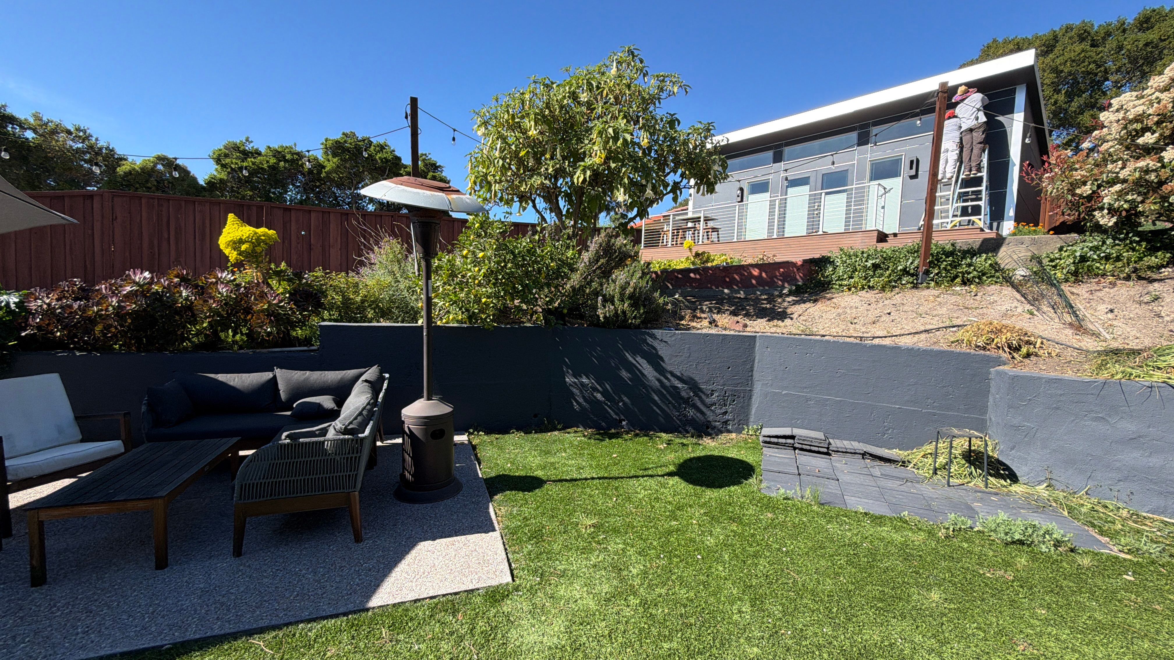 modern painting Exterior modern painting by Herrera’s Bay Area Painting inc.