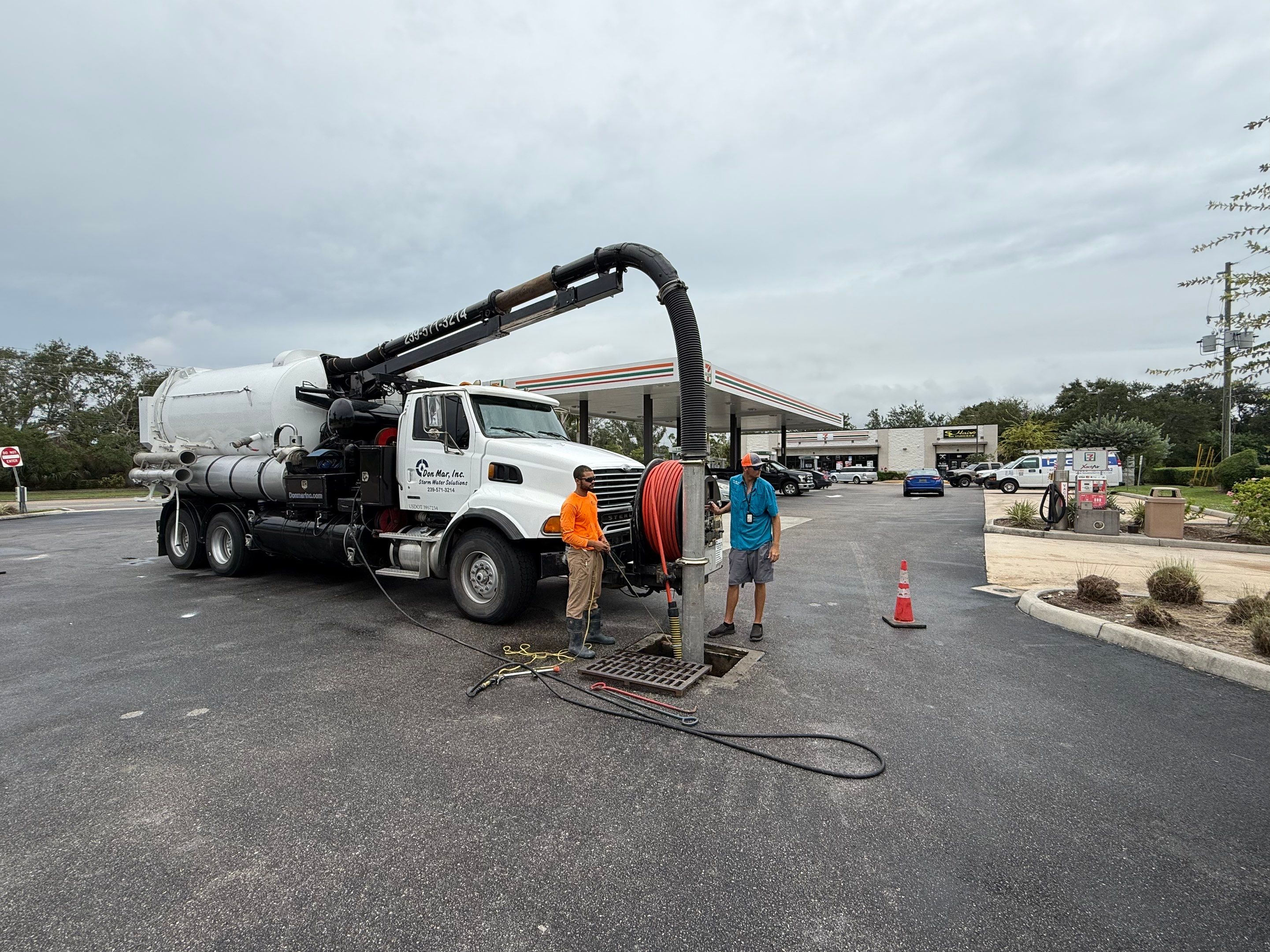 St. Petersburg 7-Eleven Stormwater System Cleaning by Don Mar, Inc. Storm Water Solutions