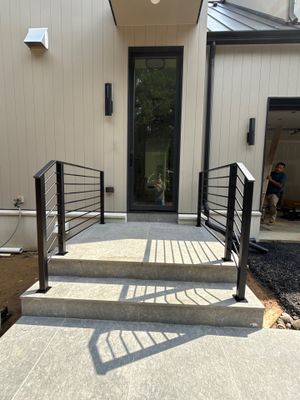 Modern Custom Horizontal Round Bar Railings – Contemporary Residential Design