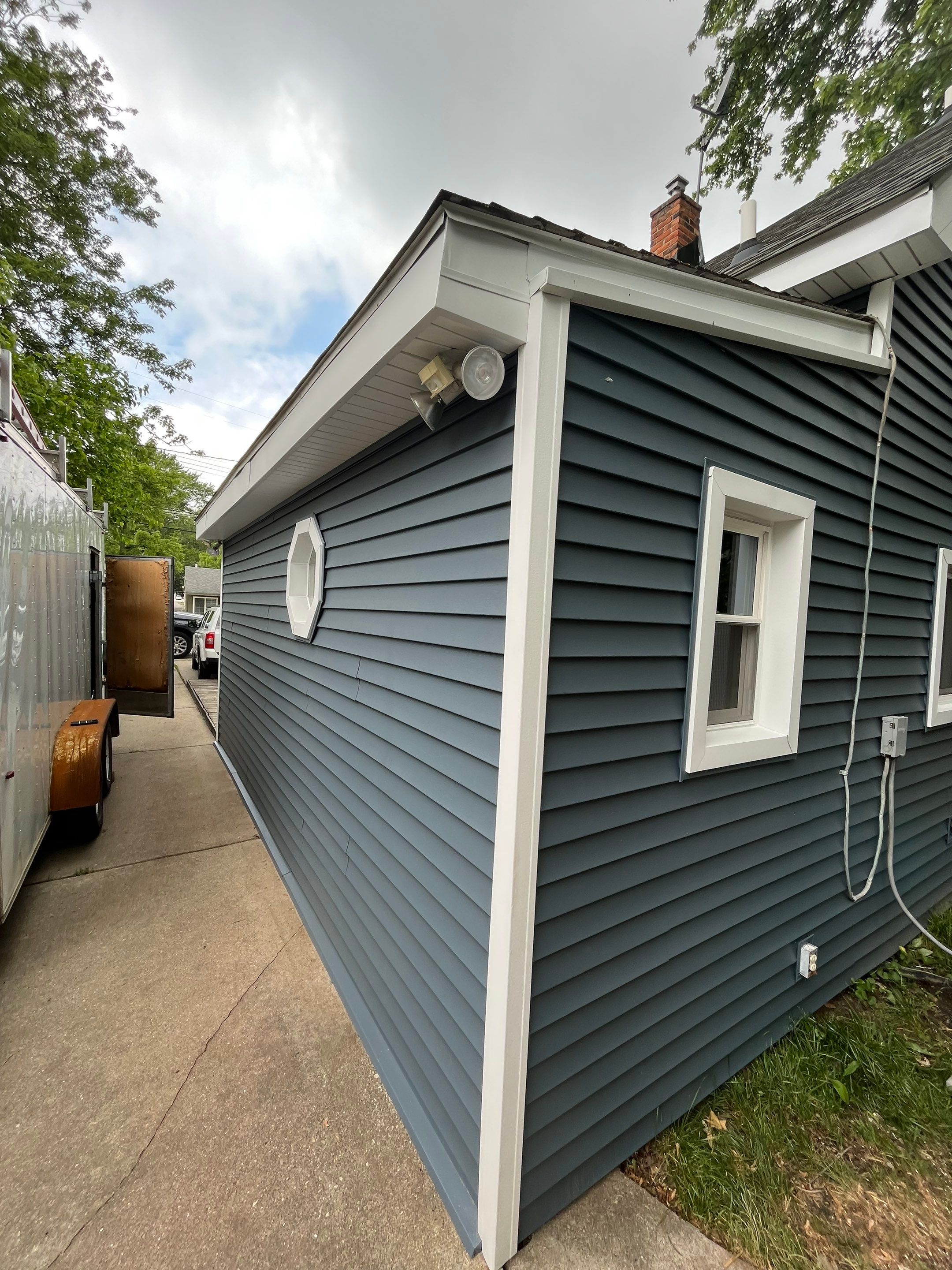 Siding Replacement using CertainTeed Restoration Classis D4 by 180 Contractors