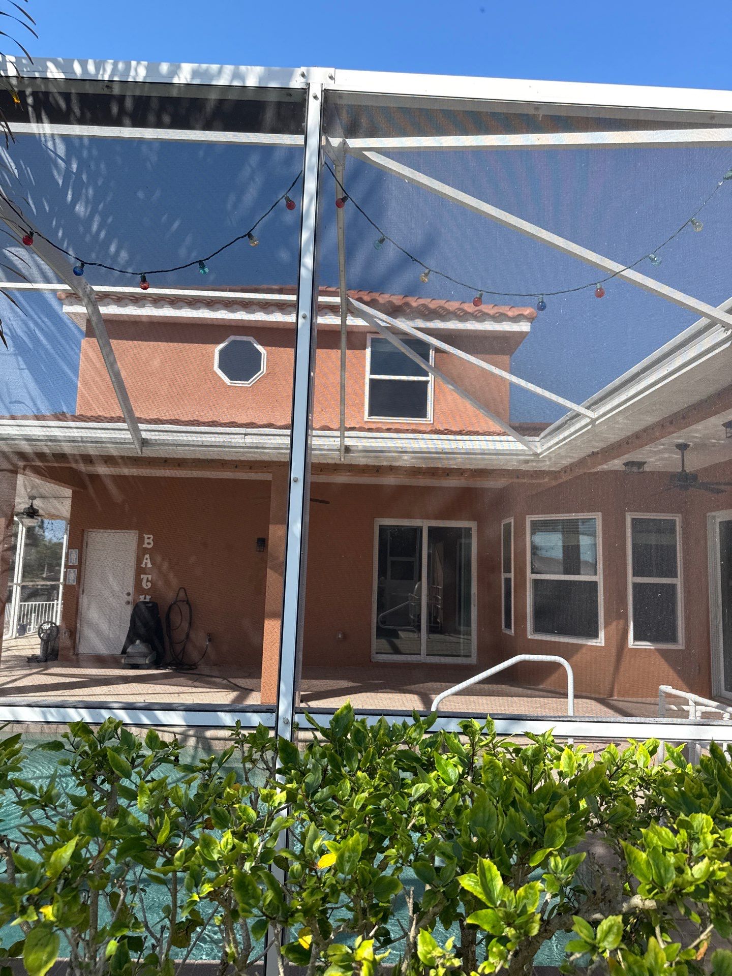 7 inch seamless gutters using Seamless Aluminum Gutters in Fort Myers, FL by Gutter Professors