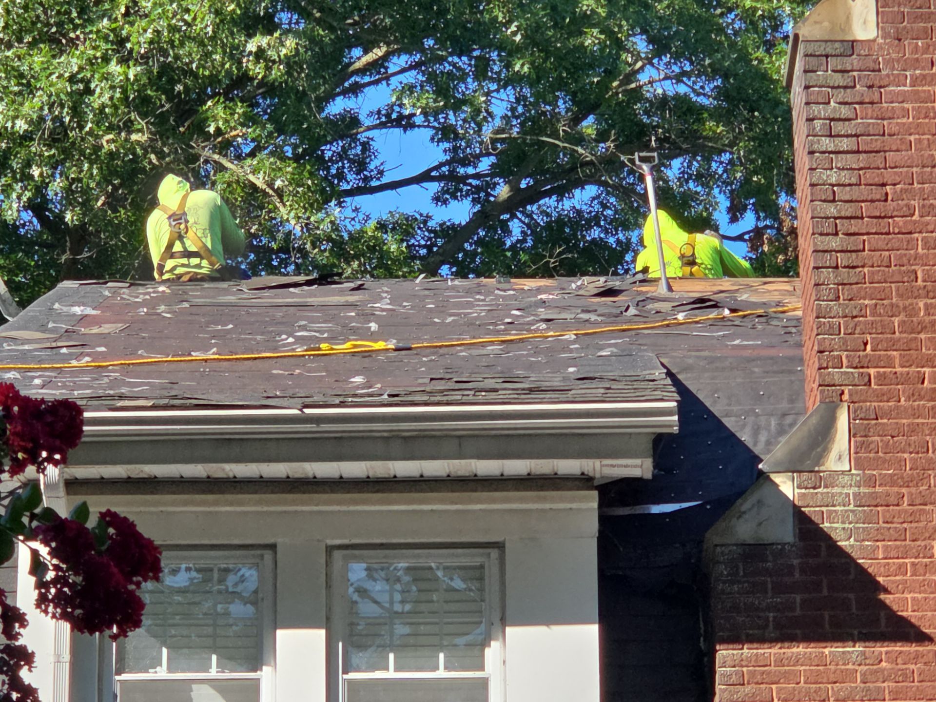 Charleston WV IKO Dynasty Roof Replacement – Premium Asphalt Shingles & Expert Installation by Mr. Roofer