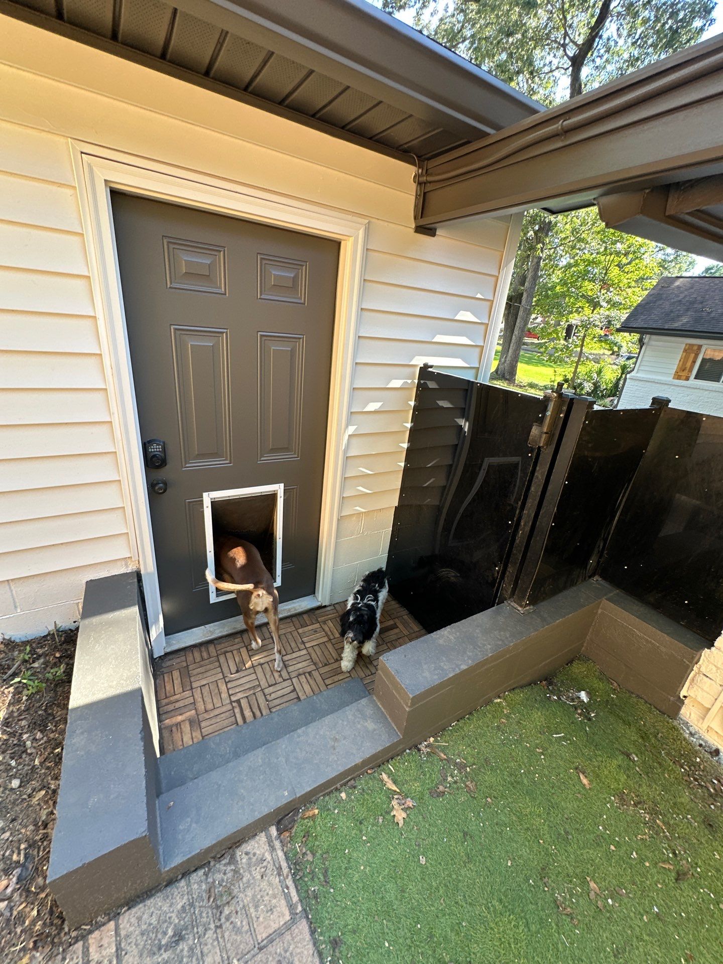 Mauldin Home Transformation With Custom Interior Molding and Exterior Painting by Painter1