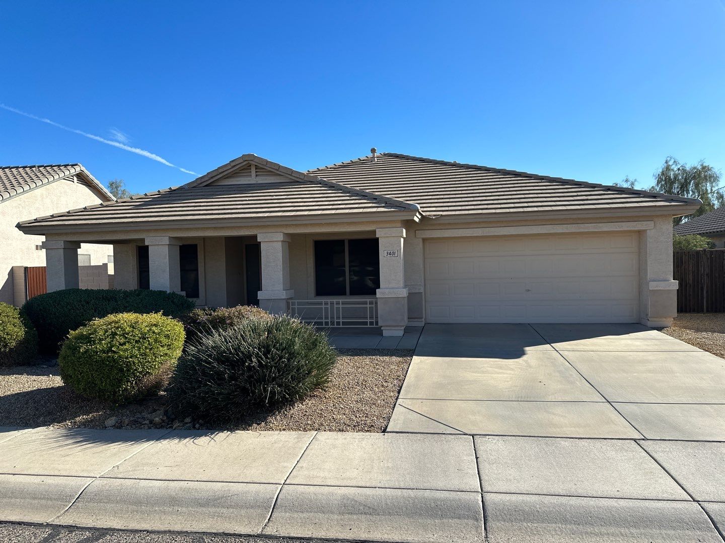 Hamilton - A Gorgeous Home Exterior Makeover in Phoenix, AZ with Dunn Edwards Paints by Double G Painting Contractors, LLC