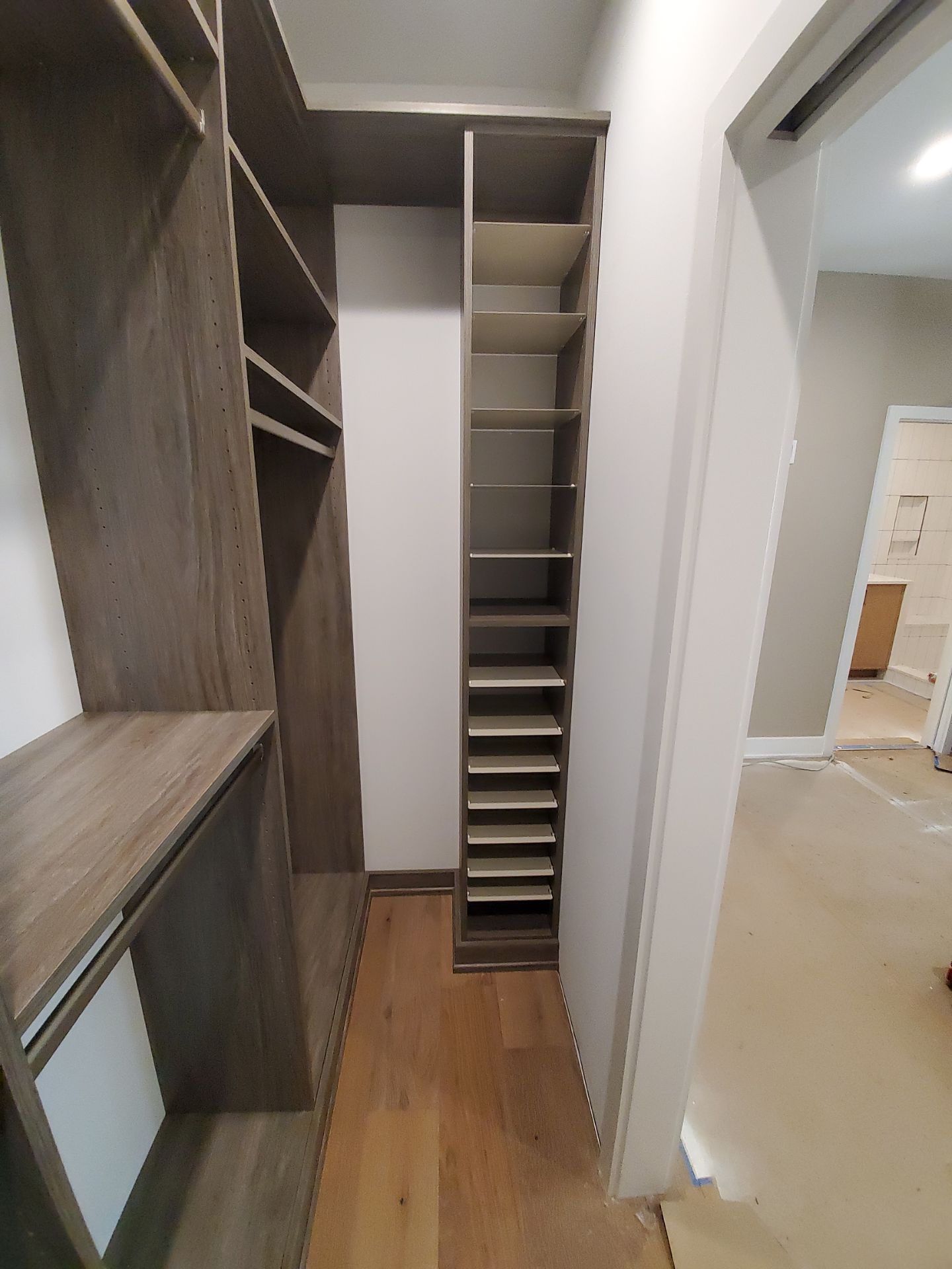 Custom Closets, Pantry by Innovative Spaces / Innovative Concrete Coatings
