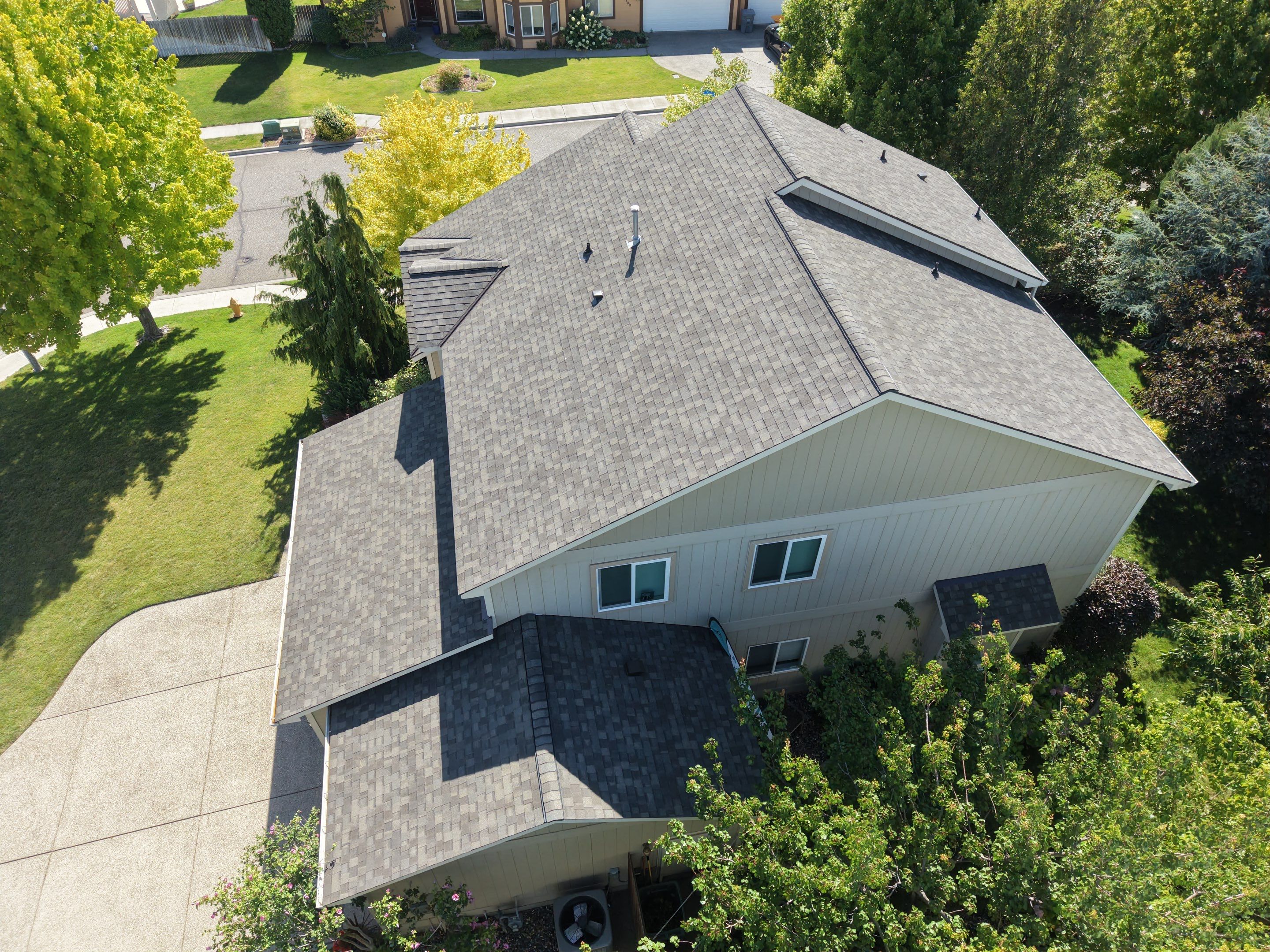 Complete Residential Roof Installation and Exterior Siding in Saratoga Ct Richland, WA 99352 The Denali System - Certainteed Landmark® Shingle - Weathered Wood by Alpine Roofing