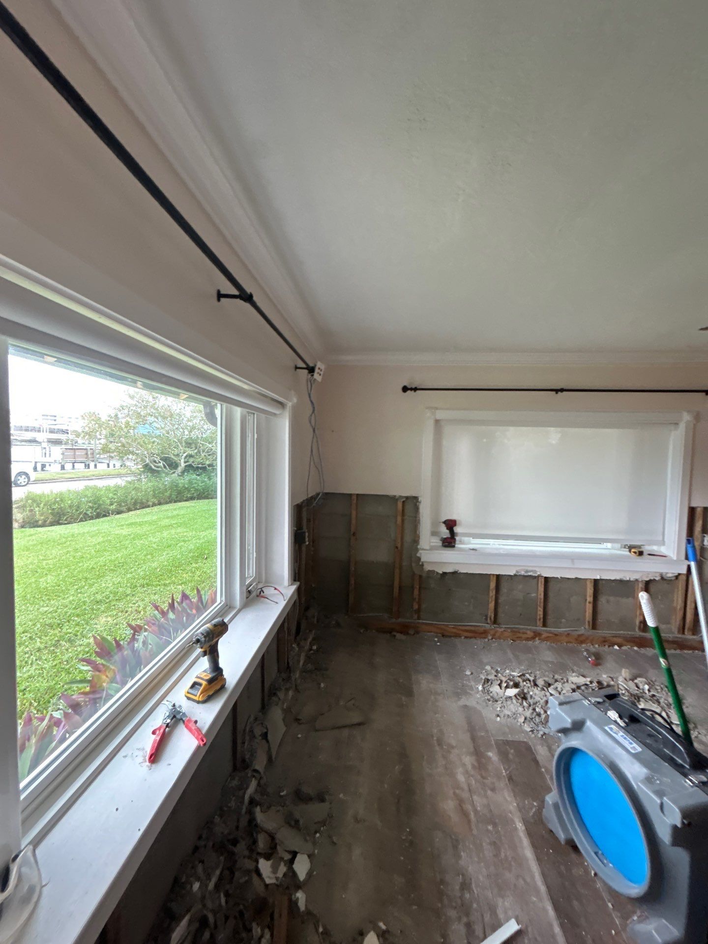 Water mitigation In Bradenton Florida by Ampm Restoration Services 
