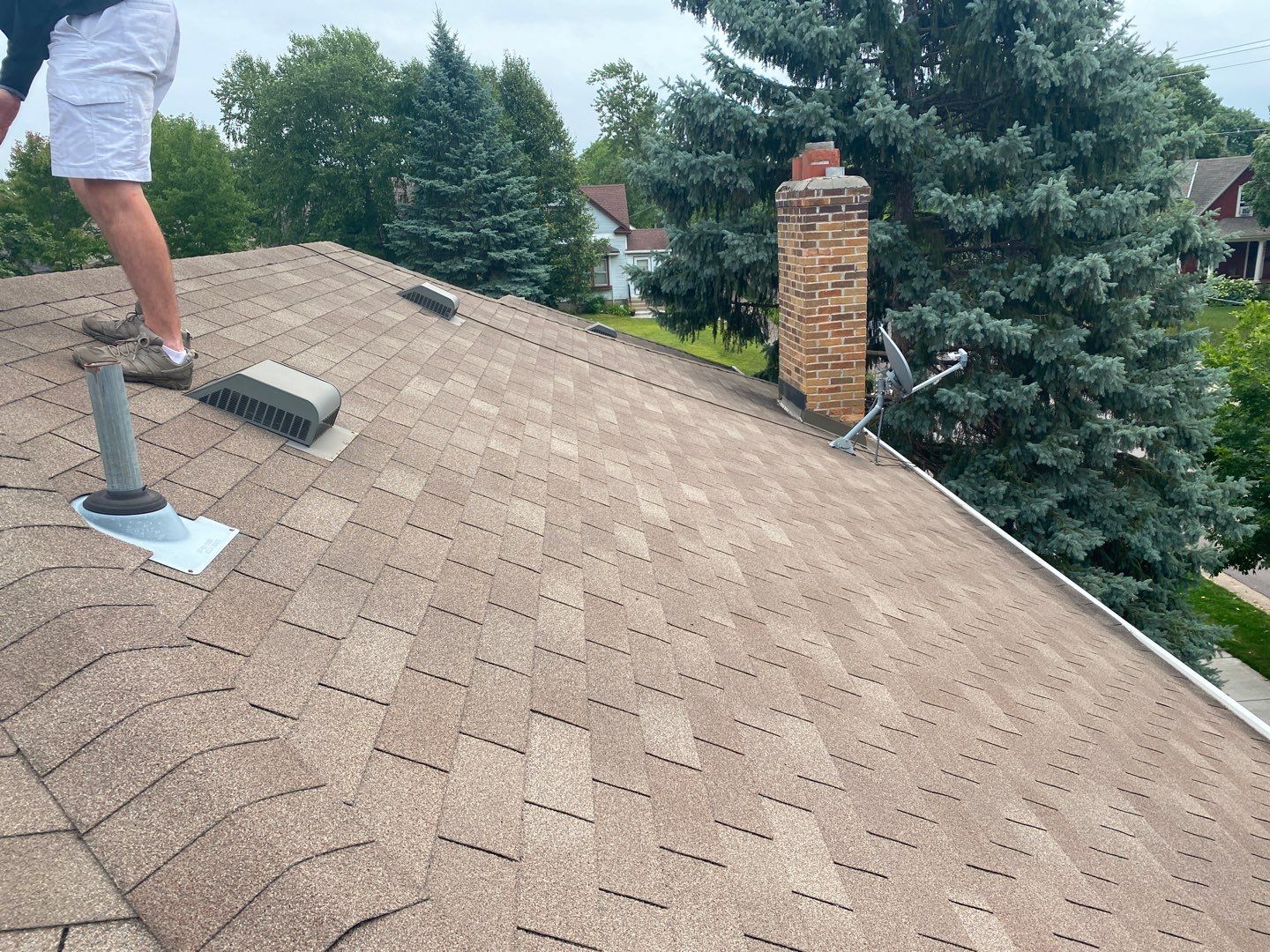 Minneapolis, MN – Roof and In-Roof Gutter System Replacement by First Impressions Exteriors
