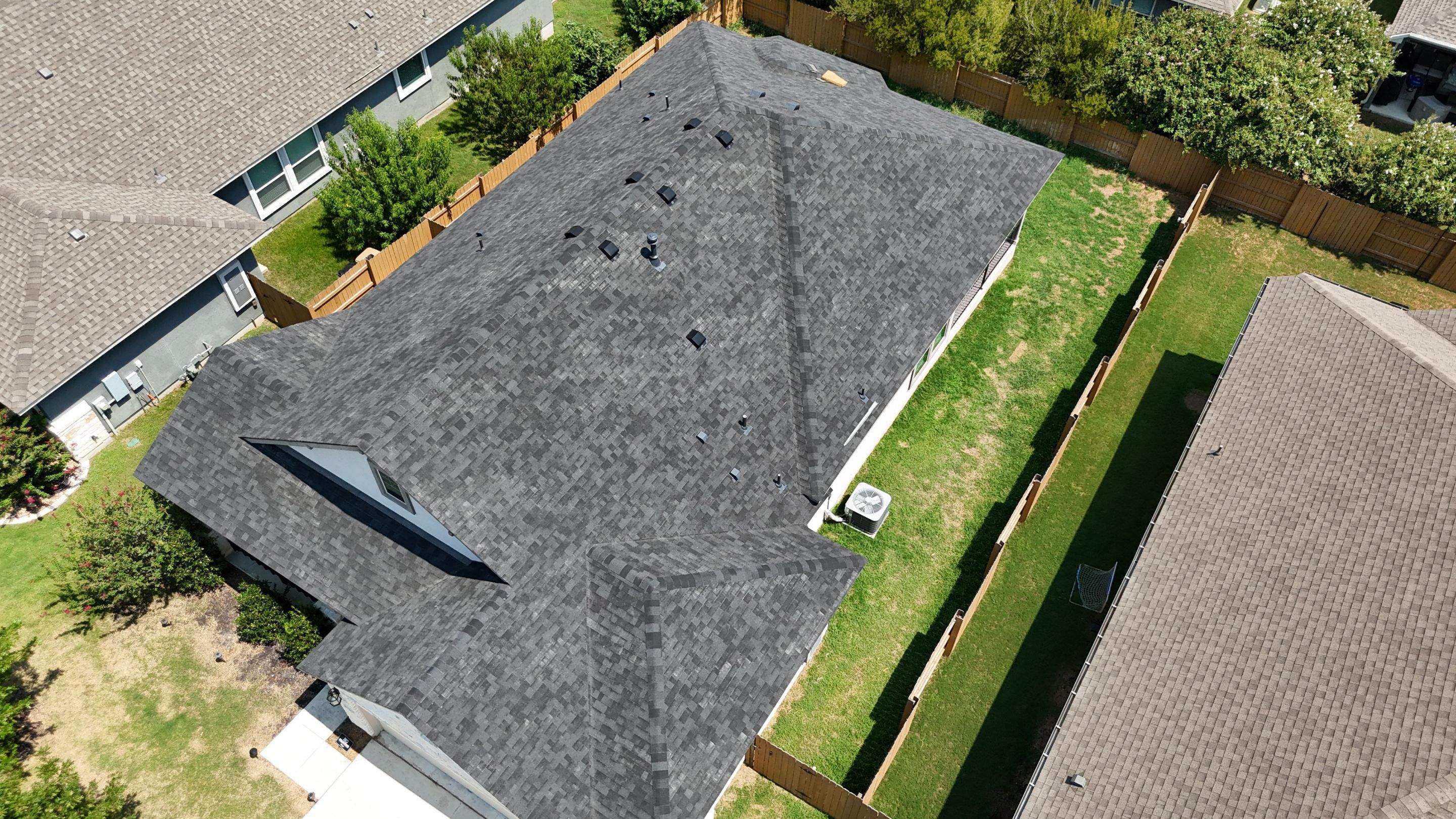 Brilliant Black - Malarkey Vista by RoofsOnly.com