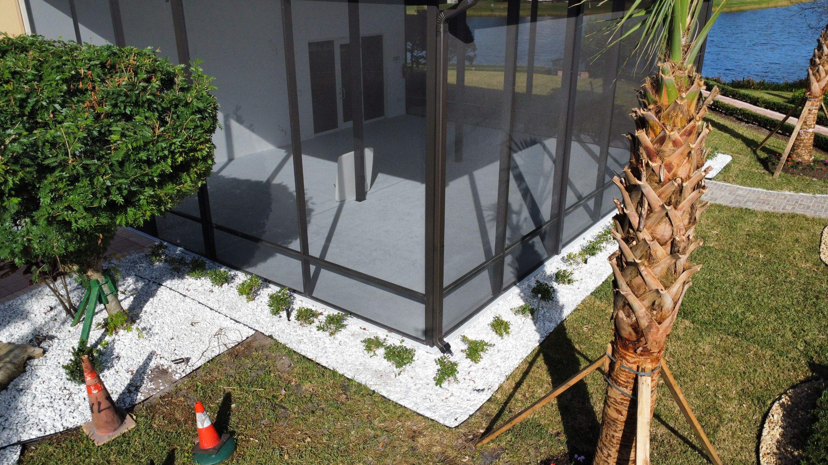 Valencia Lakes Cafe Insulated Roof w/ Screen Enclosure by The Screen Depot, Inc