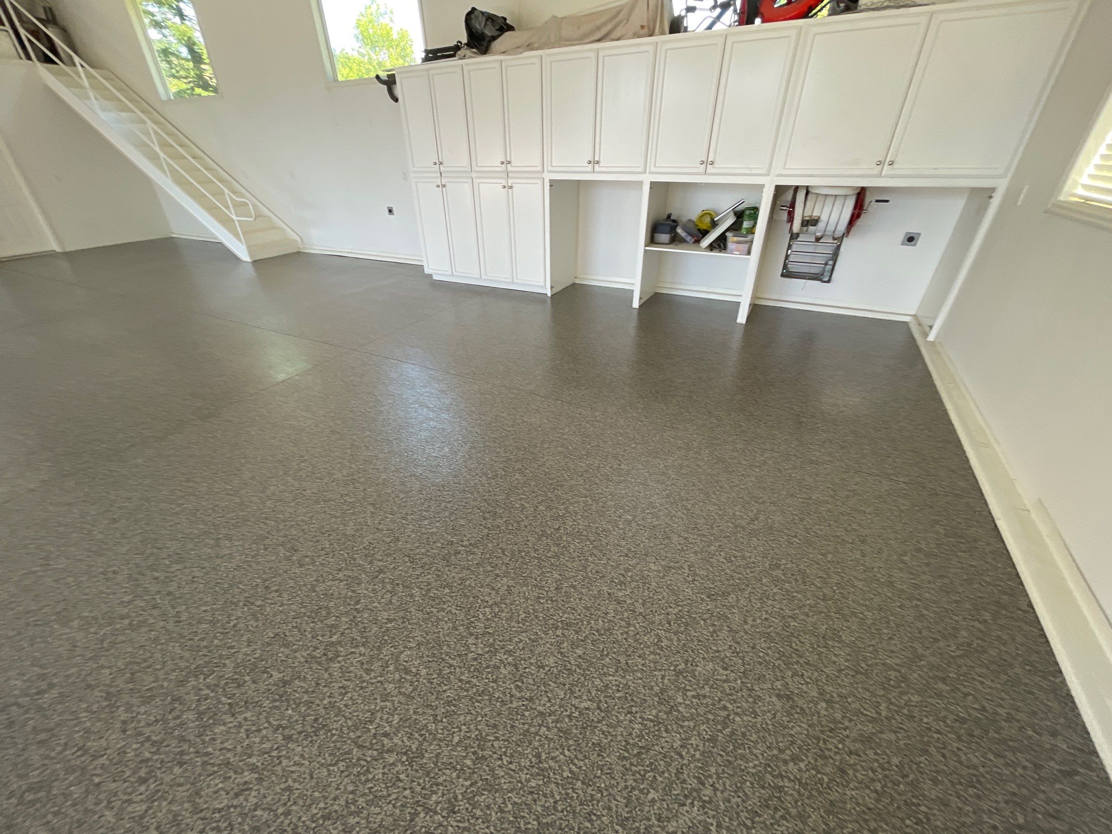 Garage Transformation using Echo 1/4" Chip by Croc Coatings, LLC