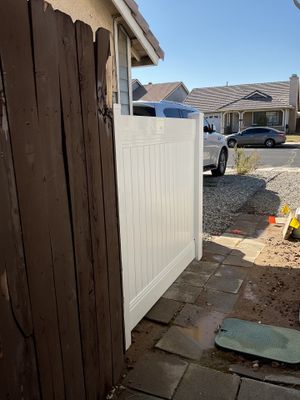 Fence Installation using Vinyl