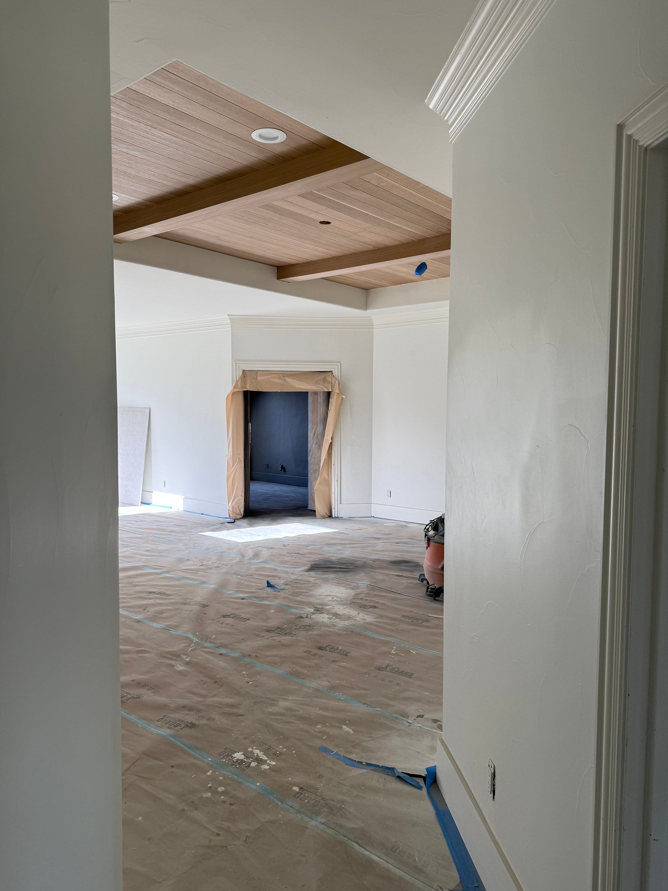 Luxury Remodel in Castle Hills by HOMES BY JAR
