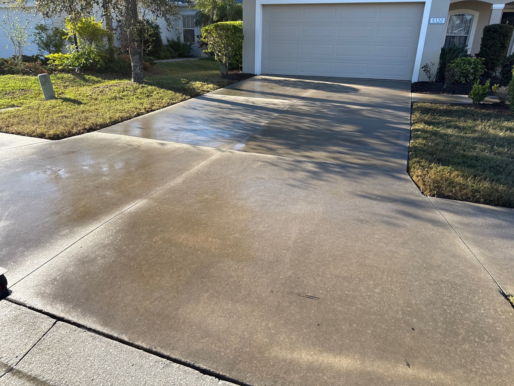 Driveway & Concrete Cleaning – River Sound Community, Bradenton, FL by Sunshine AquaWash