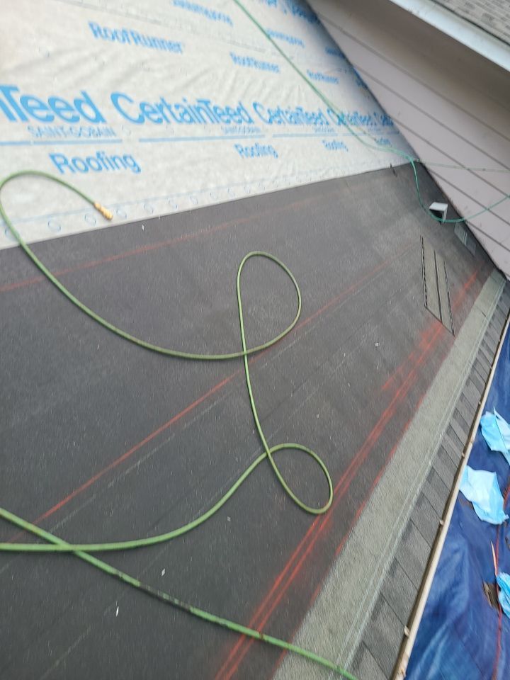 Vienna: CertainTeed Landmark Pro Architectural Shingles in Max Def Pewterwood by RM Banning, Inc.