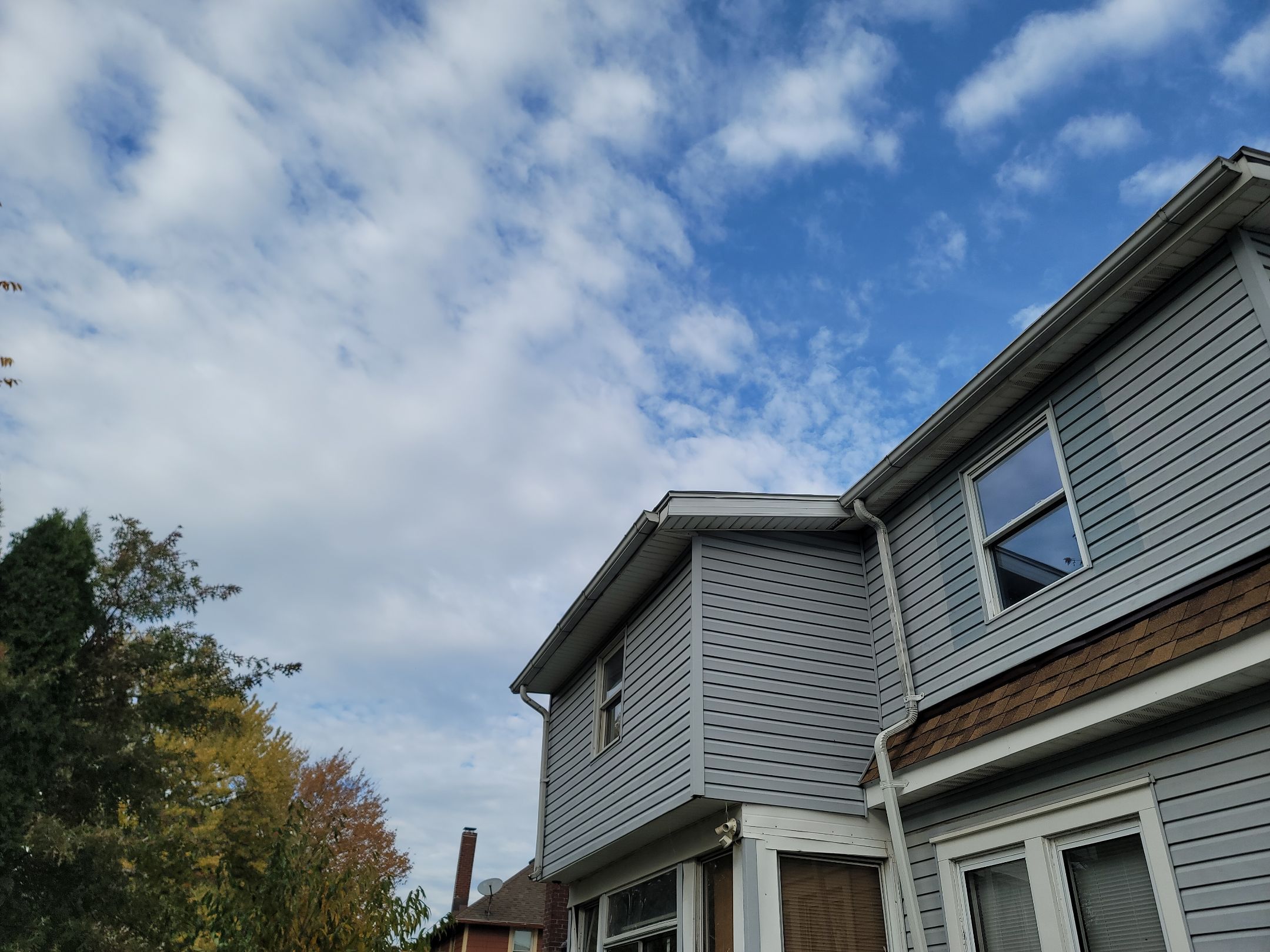 ATLAS PINNACLE COLOR: MORNING HARVEST DRIP EDGE: WHITE by Eagle Eye Roofing