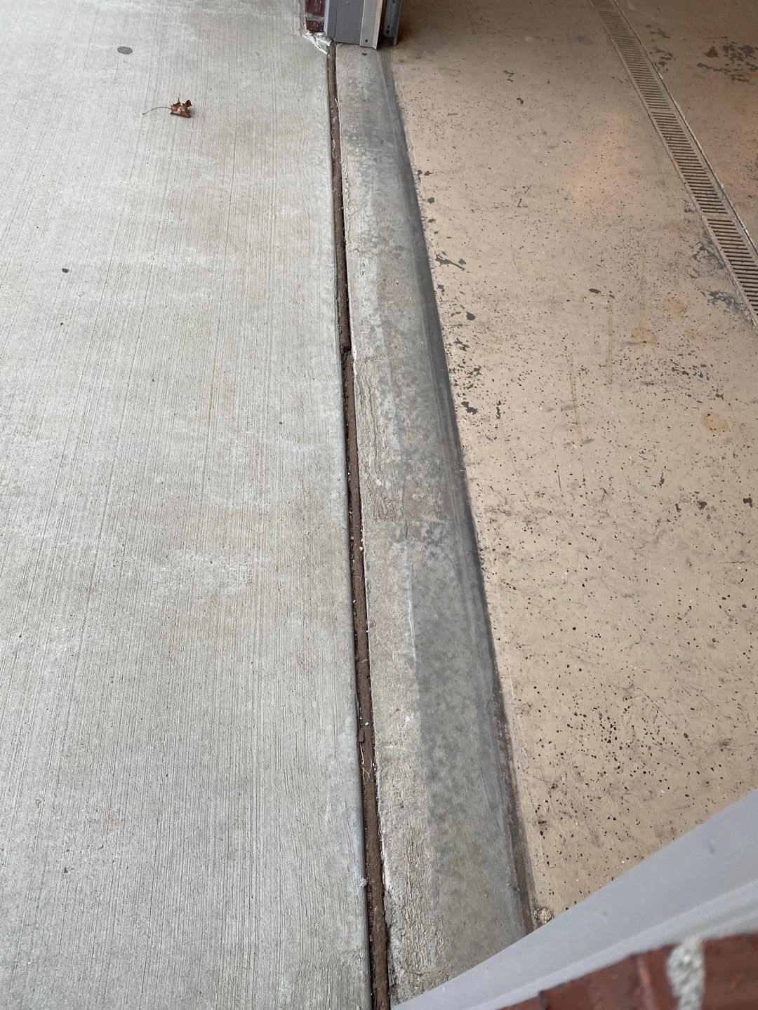 Garage using Silver Creek by Select Painting, Coatings & Garage Cabinets