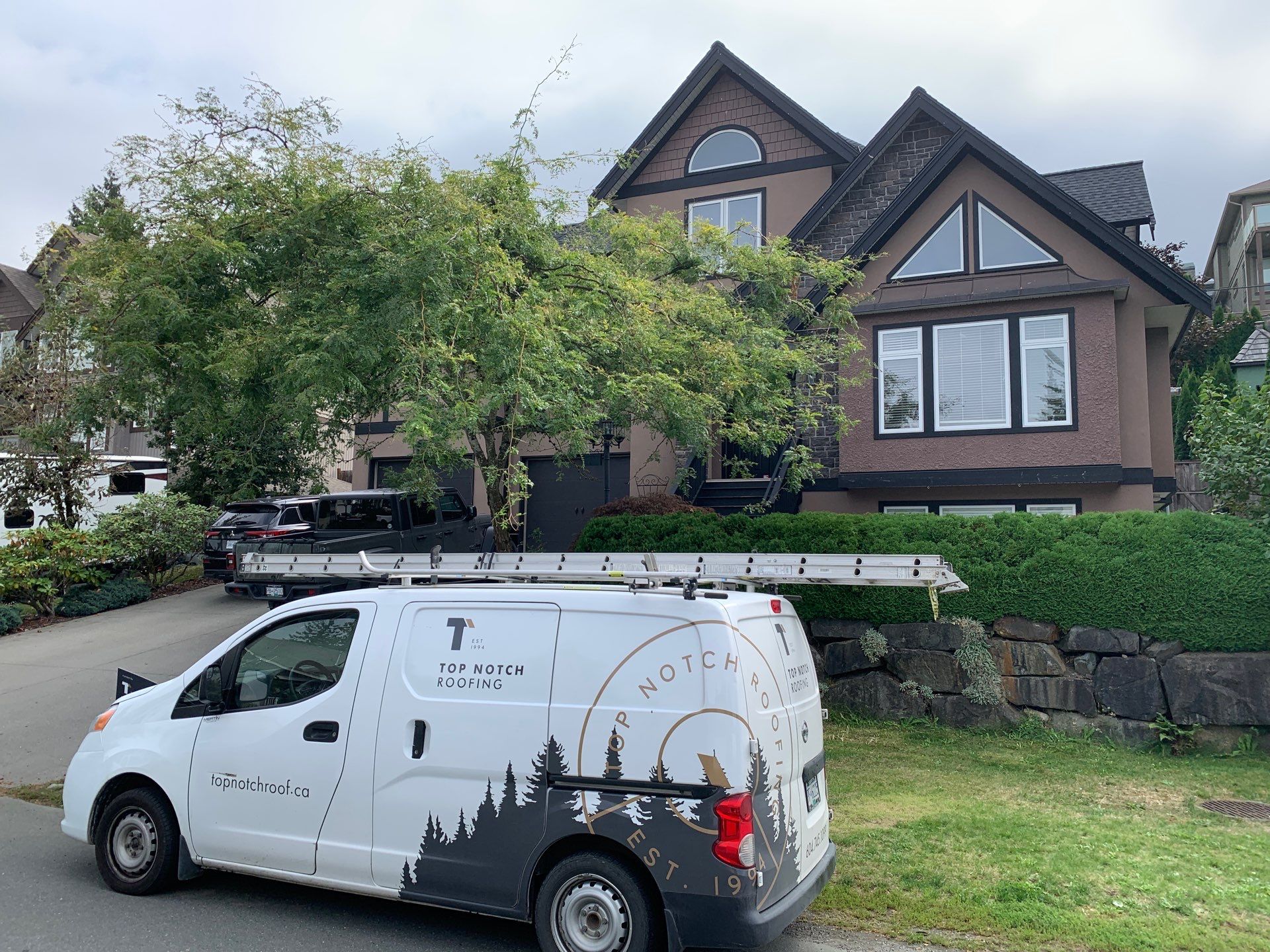 Residential Reroof Shingle using GAF timberline HDZ Charcoal by Top Notch Roofing Inc