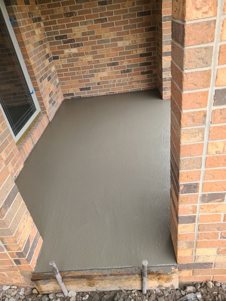 Outdoor Living Addition and Concrete by Ivy Lea Construction