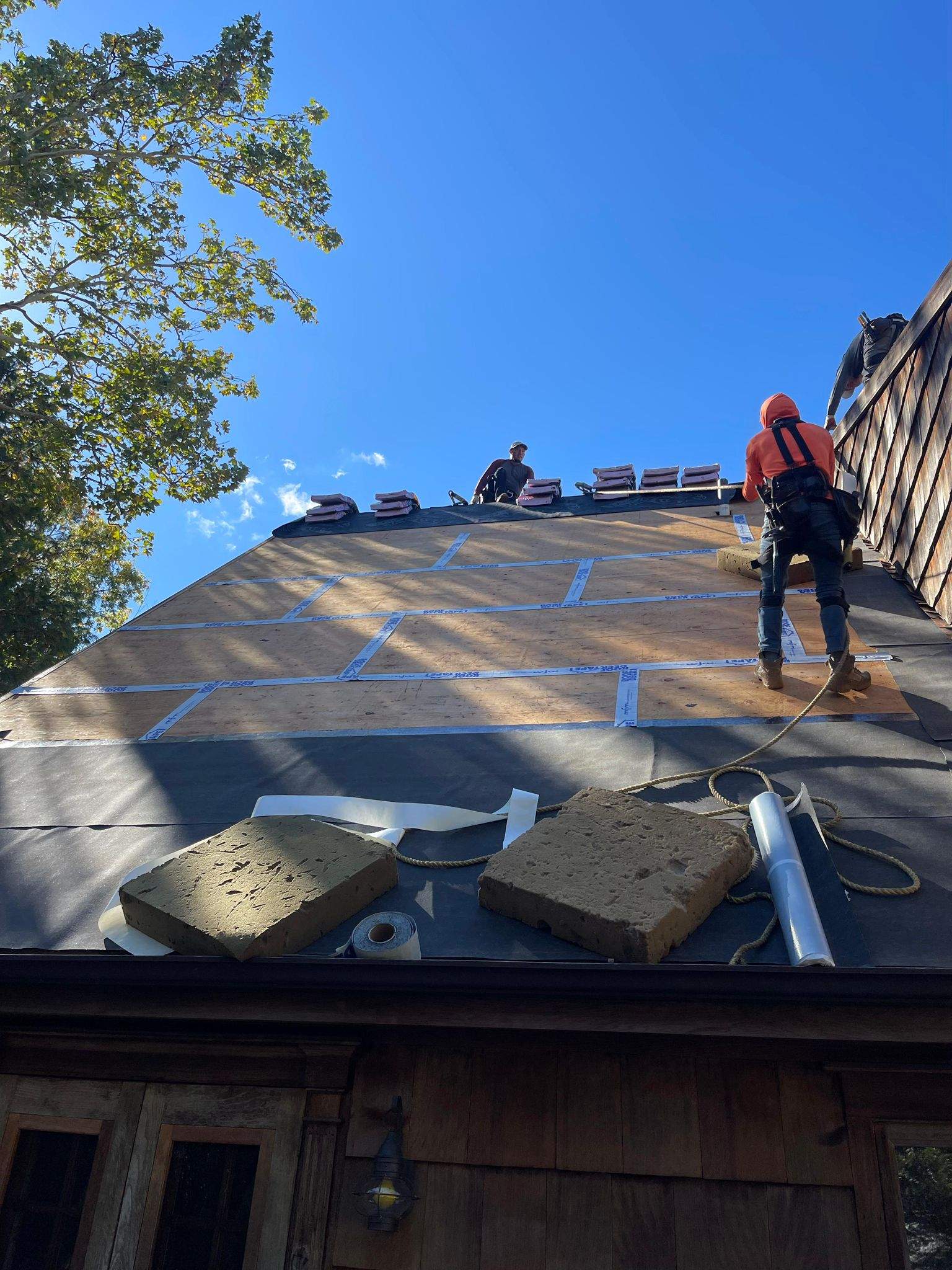  Full Roof Replacement in Connecticut – Owens Corning Duration, Brownwood with Premium Deck Sealing by JOHNNYS PRO