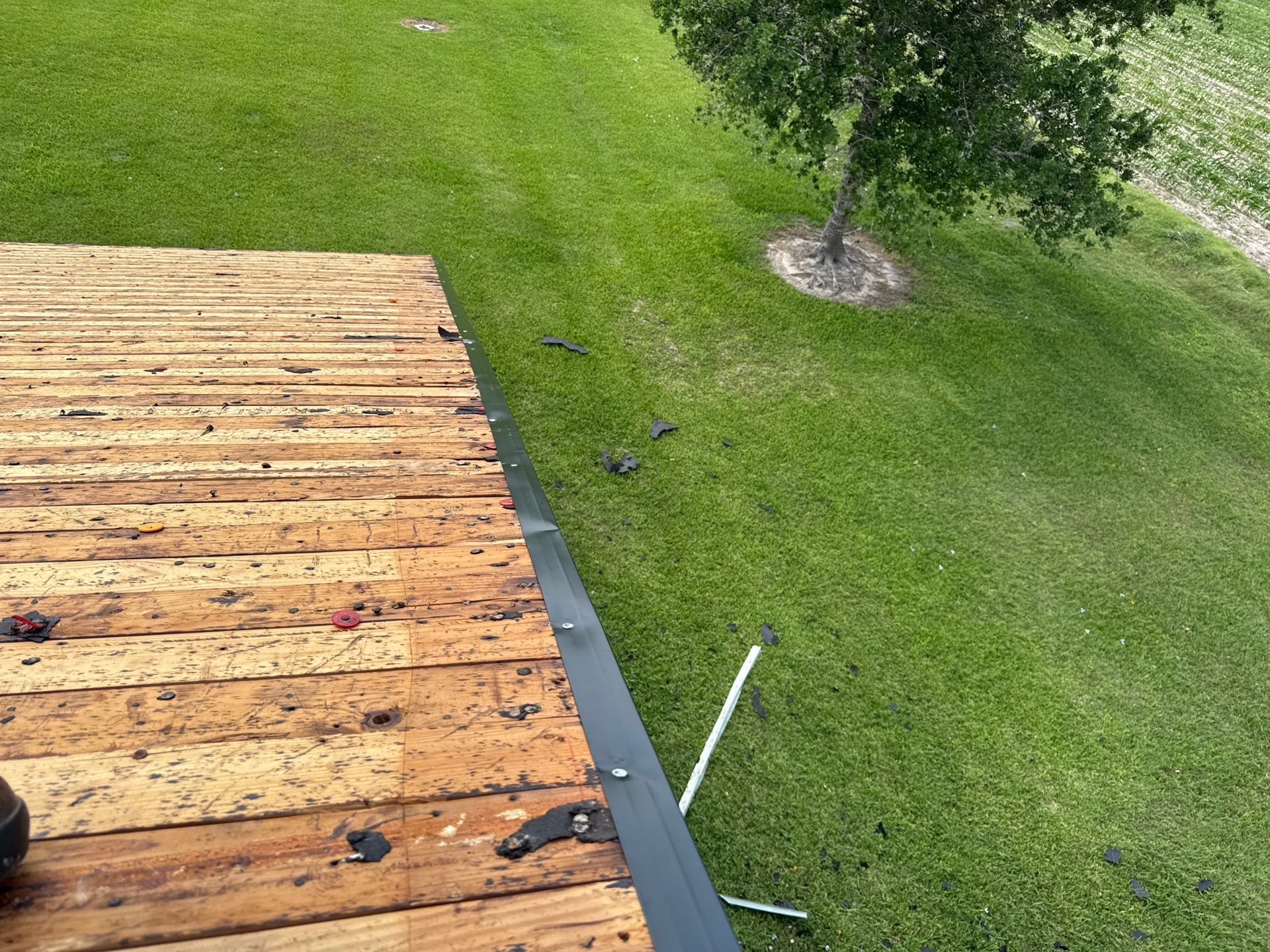 Roof Replacement louise by Roof Repair Company