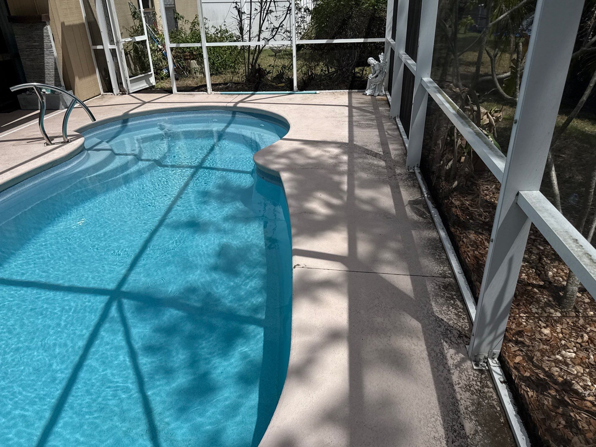 Pool Cage & Painted Pool Deck Cleaning in Sarasota, FL | Soft Wash by Sunshine AquaWash