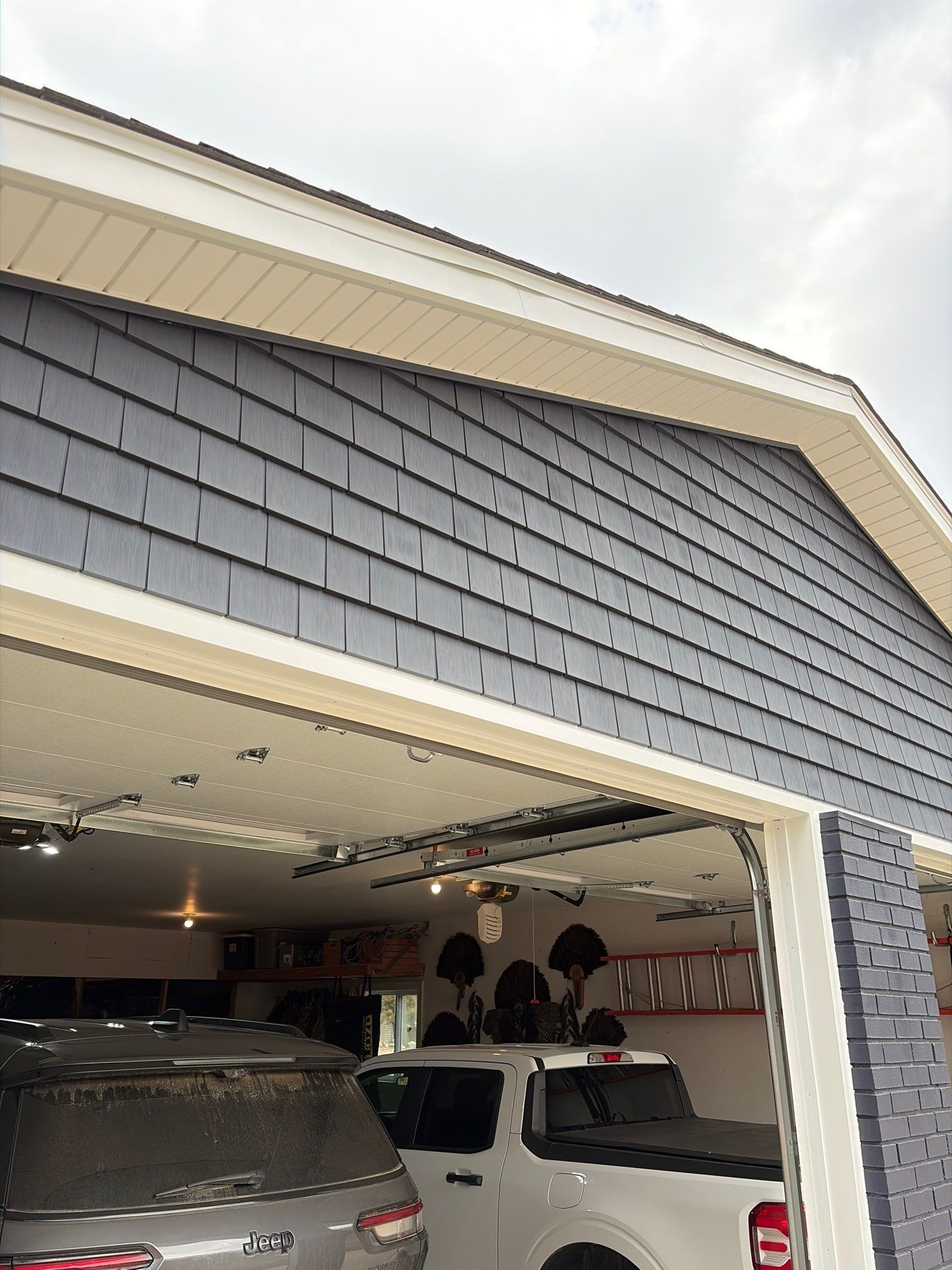 Siding Replacement using Alside Charter Oak D4.5" by 180 Contractors