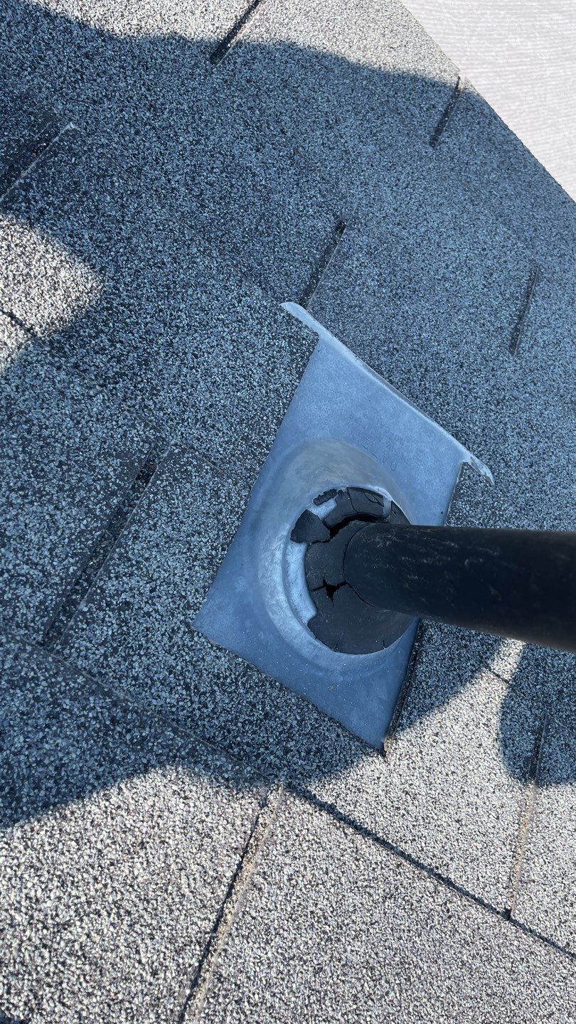 Nampa bungalow gets residential roofing using Owens Corning Oakridge in Teak  by ID Roofing LLC
