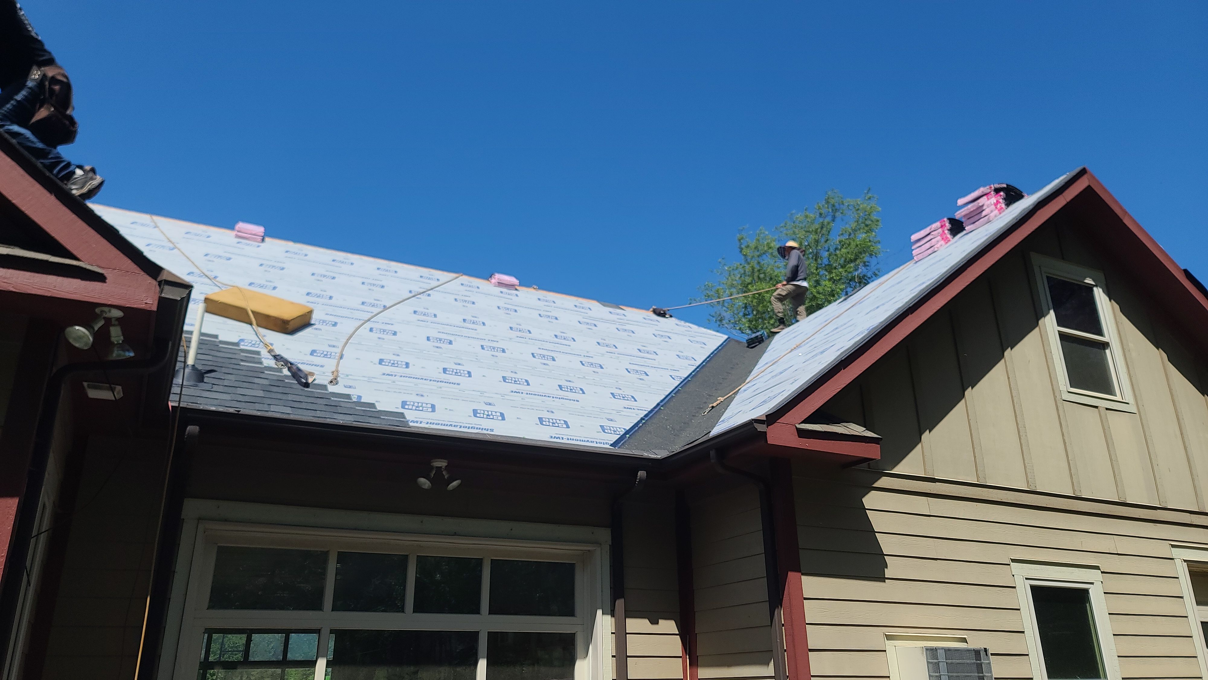 Tony's roof by BROCK BUILDERS 